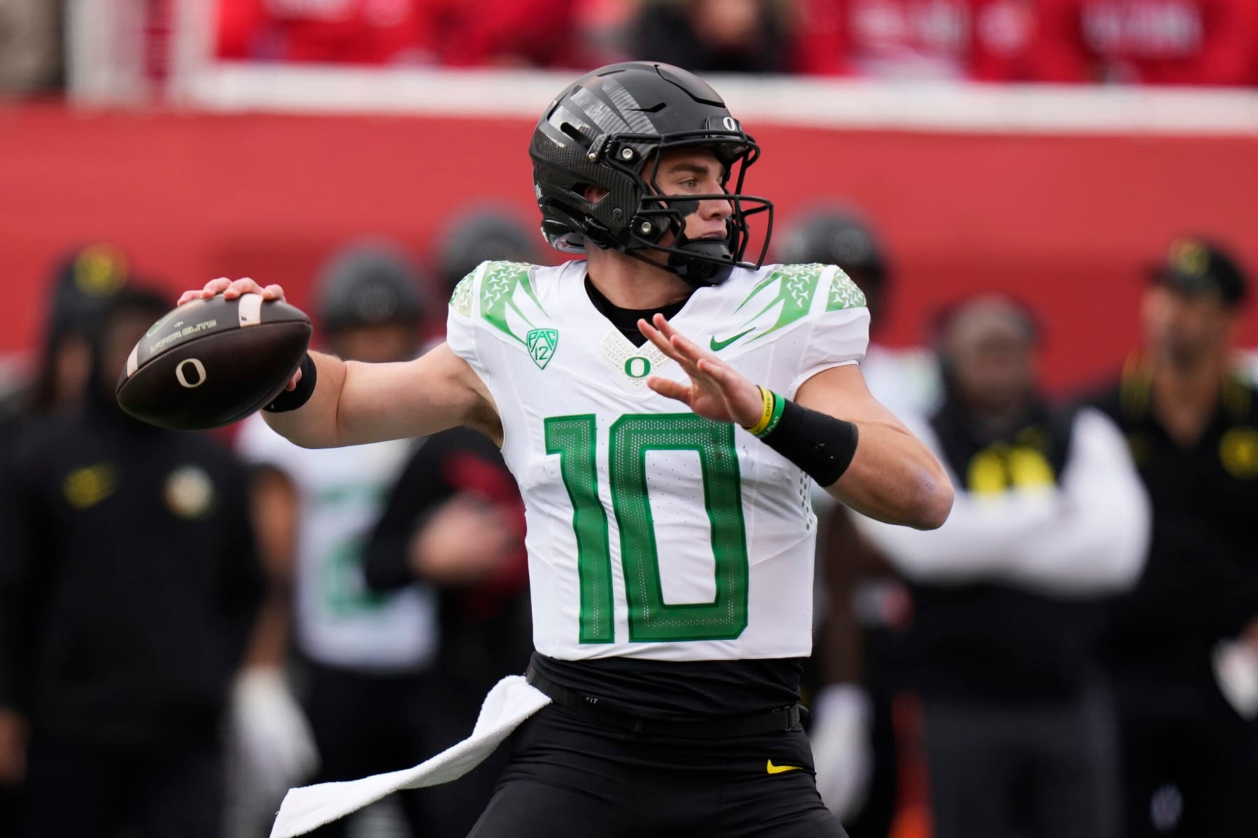Oregon quarterback Bo Nix (10) throws during the first half of an NCAA college football game against Utah Saturday, Oct. 28, 2023, in Salt Lake City. (AP Photo/Rick Bowmer)