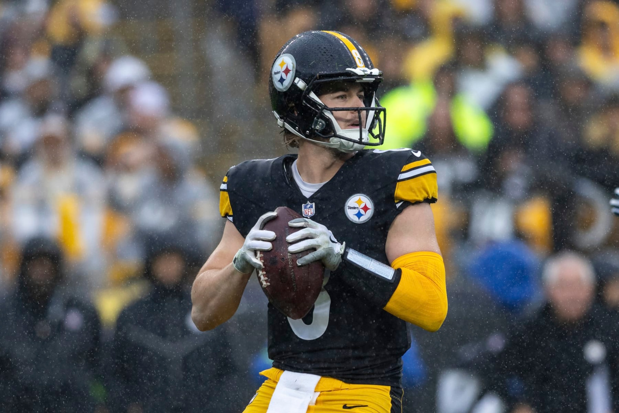 Pittsburgh Steelers quarterback Kenny Pickett (8) looks to throw during an NFL football game, Sunday, Oct. 29, 2023, in Pittsburgh. (AP Photo/Matt Durisko)