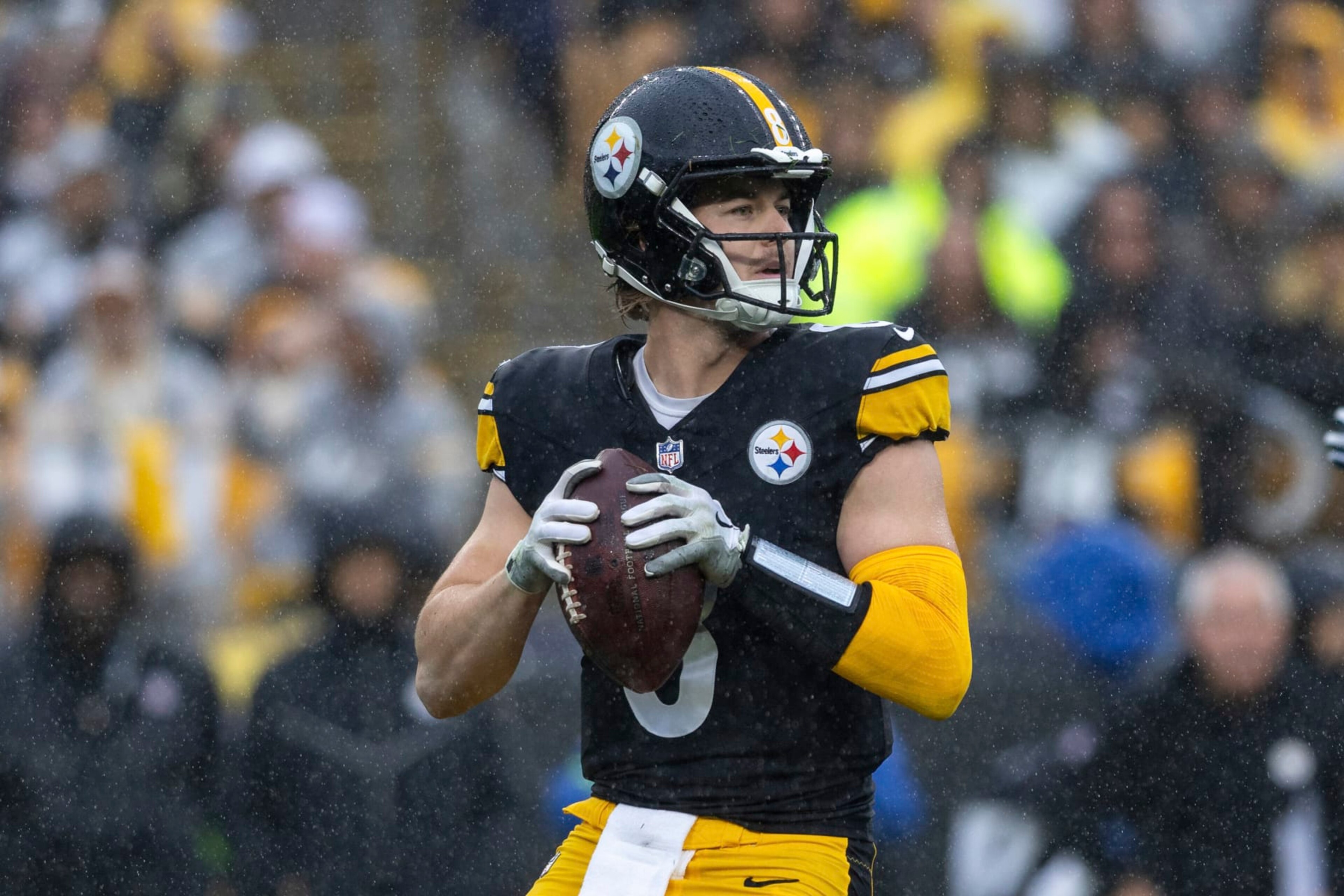 Pittsburgh Steelers quarterback Kenny Pickett (8) looks to throw during an NFL football game, Sunday, Oct. 29, 2023, in Pittsburgh. (AP Photo/Matt Durisko)