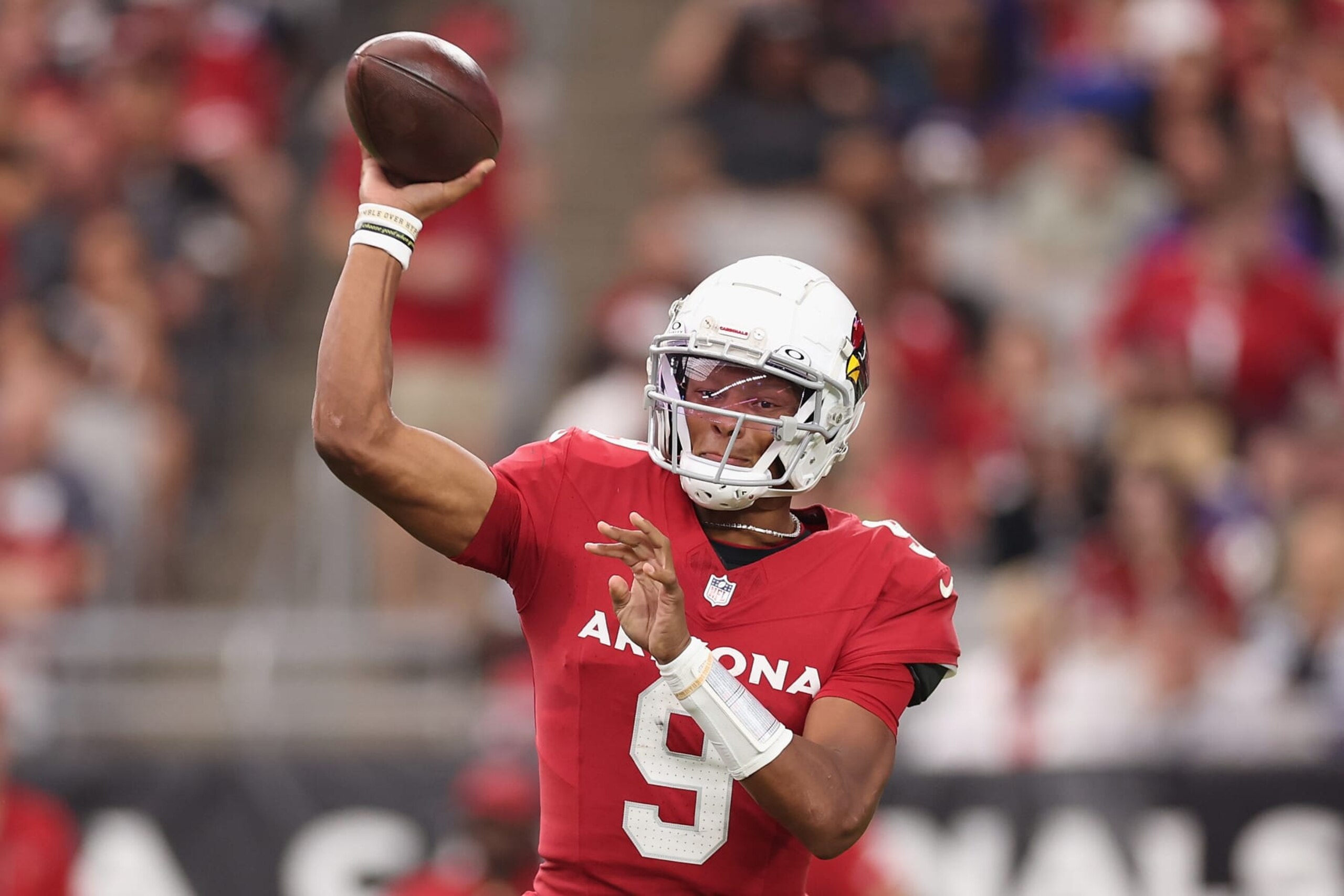 GLENDALE, ARIZONA - OCTOBER 29: Quarterback Joshua Dobbs #9 of the Arizona Cardinals throws a pass during the NFL game against the Baltimore Ravens at State Farm Stadium on October 29, 2023 in Glendale, Arizona. The Ravens defeated the Cardinals 31-24.  (Photo by Christian Petersen/Getty Images)