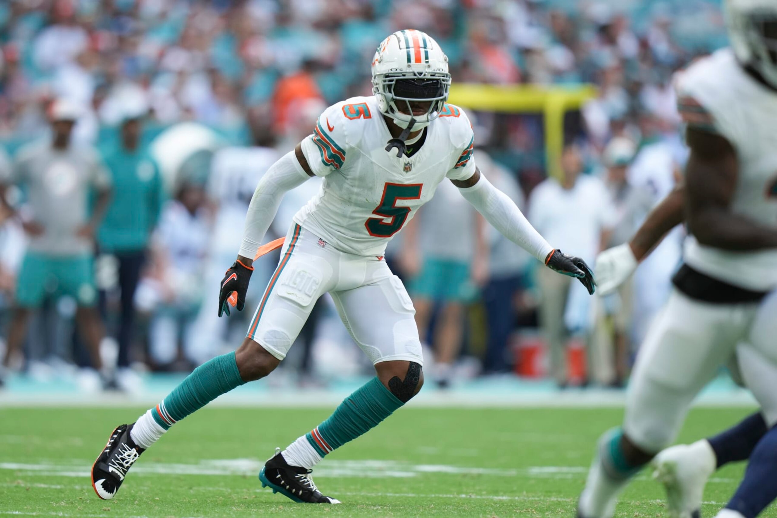 MIAMI GARDENS, FL - OCTOBER 29: Miami Dolphins cornerback Jalen Ramsey (5) defends in the secondary during the game between the New England Patriots and the Miami Dolphins on Sunday, October 29, 2023 at Hard Rock Stadium, Miami Gardens, Fla. (Photo by Peter Joneleit/Icon Sportswire via Getty Images)