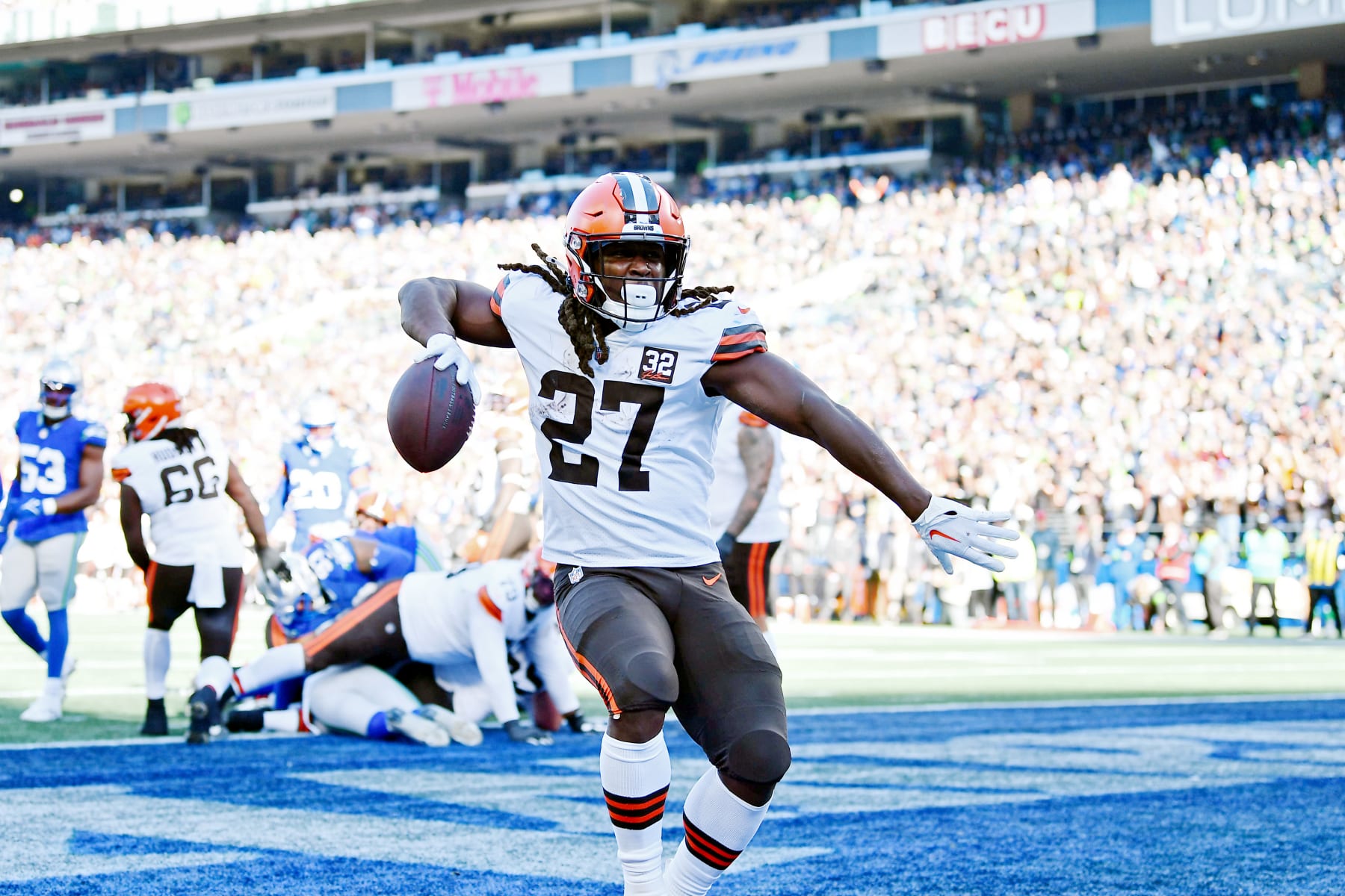 SEATTLE, WASHINGTON - OCTOBER 29: Kareem Hunt #27 of the Cleveland Browns scores a second quarter touchdown against the Seattle Seahawks at Lumen Field on October 29, 2023 in Seattle, Washington. (Photo by Jane Gershovich/Getty Images)