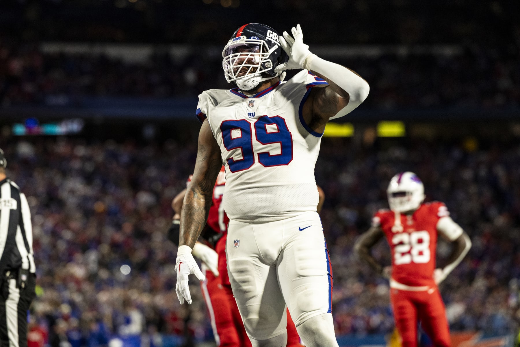 ORCHARD PARK, NEW YORK - OCTOBER 15: Leonard Williams #99 of the New York Giants reacts during the game against the Buffalo Bills at Highmark Stadium on October 15, 2023 in Orchard Park, New York. The Bills beat the Giants 14-9. (Photo by Lauren Leigh Bacho/Getty Images)