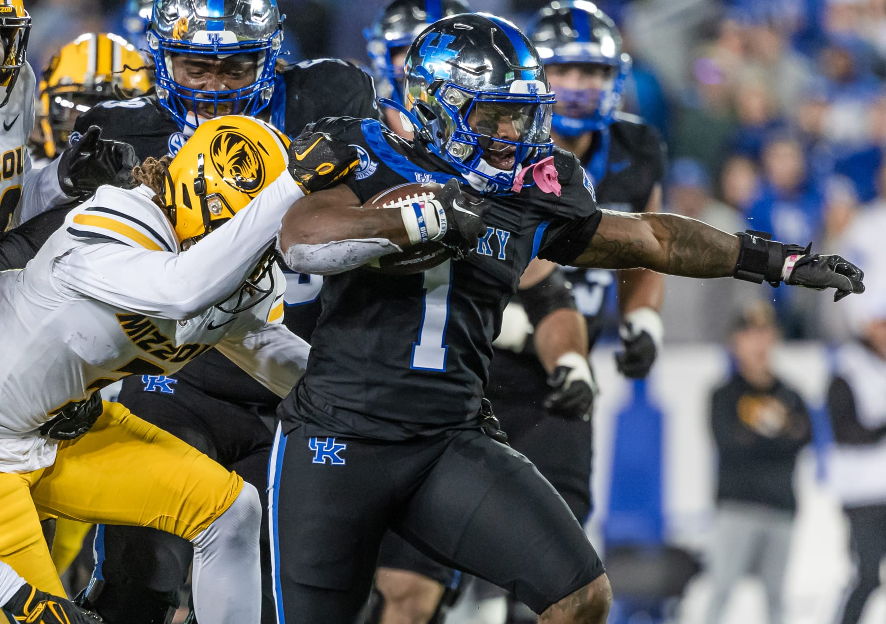 LEXINGTON, KENTUCKY - OCTOBER 14: Ray Davis #1 of the Kentucky Wildcats runs the ball during the game against the Missouri Tigers at Kroger Field on October 14, 2023 in Lexington, Kentucky. (Photo by Michael Hickey/Getty Images)