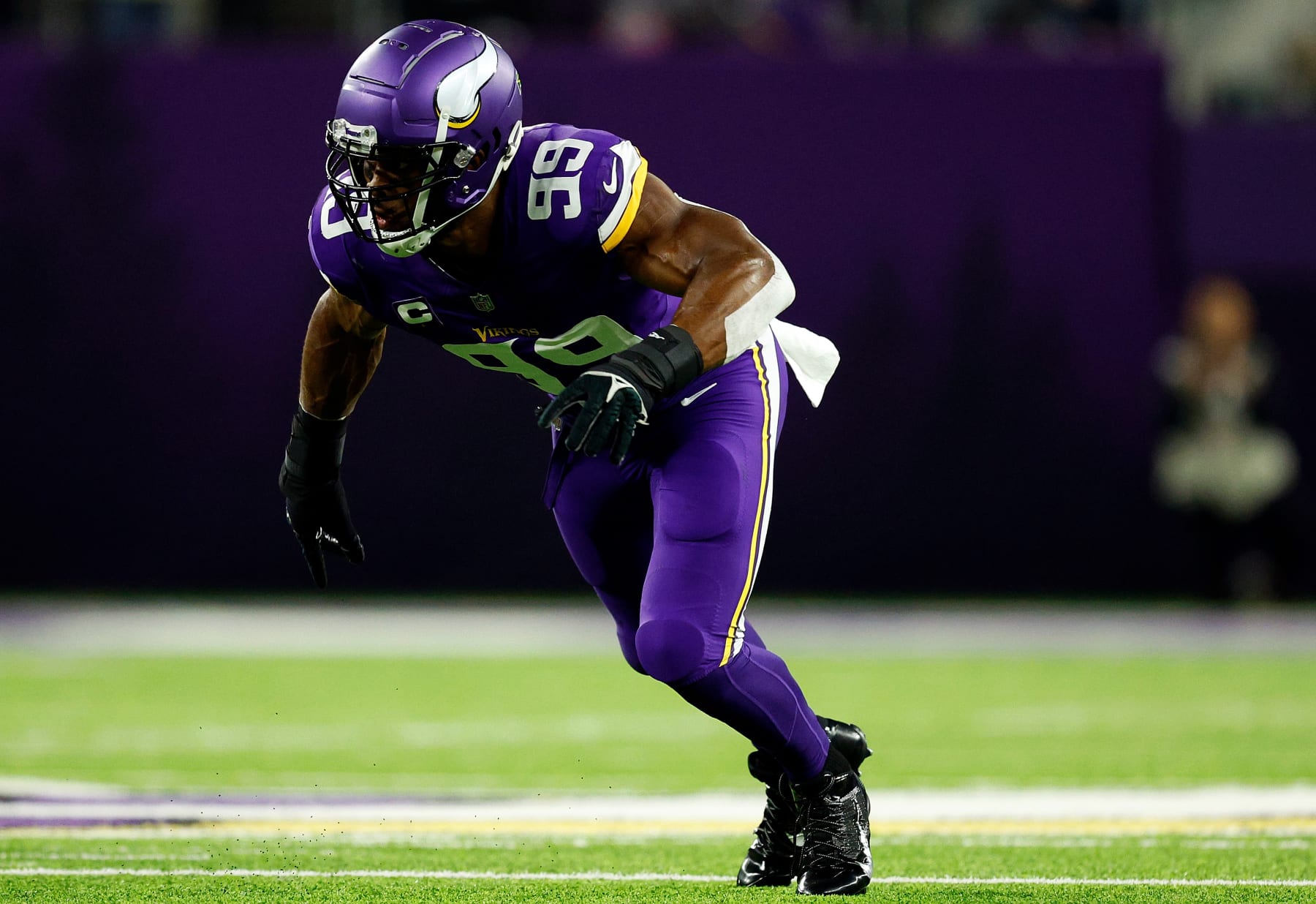 MINNEAPOLIS, MINNESOTA - OCTOBER 23: Danielle Hunter #99 of the Minnesota Vikings competes against the San Francisco 49ers in the first half at U.S. Bank Stadium on October 23, 2023 in Minneapolis, Minnesota. The Vikings defeated the 49ers 22-17. (Photo by David Berding/Getty Images)
