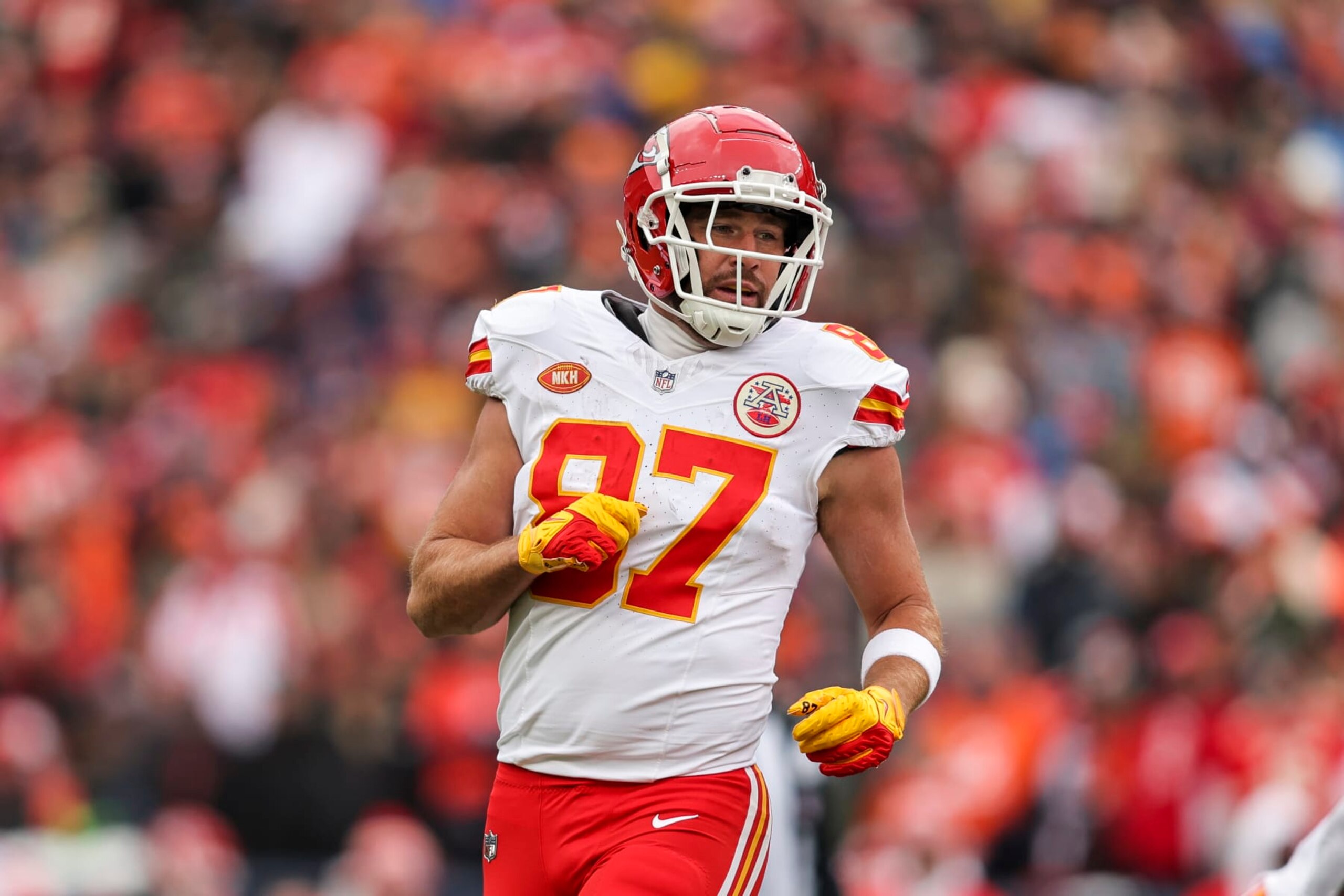 DENVER, COLORADO - OCTOBER 29: Travis Kelce #87 of the Kansas City Chiefs lines up during an NFL football game between the Denver Broncos and the Kansas City Chiefs at Empower Field At Mile High on October 29, 2023 in Denver, Colorado. (Photo by Michael Owens/Getty Images)
