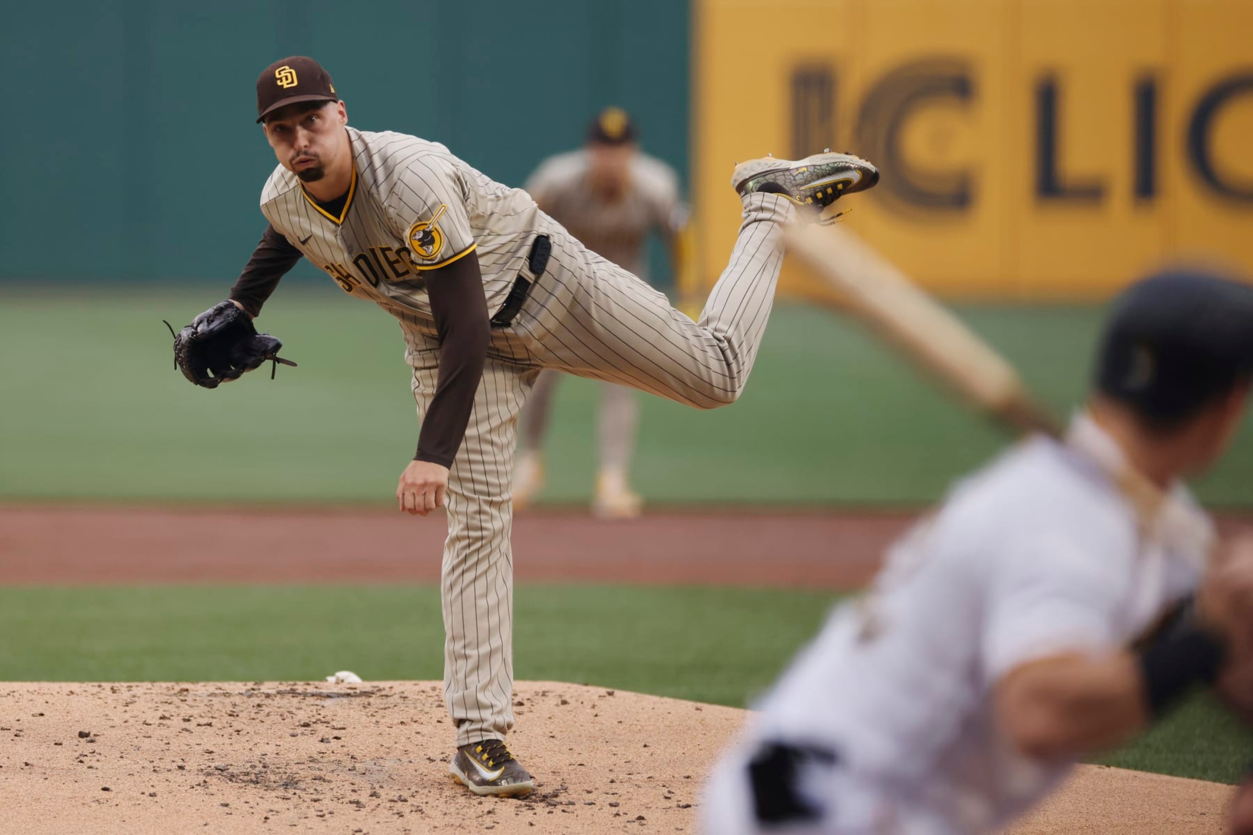 PITTSBURGH, PA - JUNE 28: San Diego Padres starting pitcher Blake Snell (4) delivers a pitch during an MLB game against the Pittsburgh Pirates on June 28, 2023 at PNC Park in Pittsburgh, Pennsylvania. (Photo by Joe Robbins/Icon Sportswire via Getty Images)