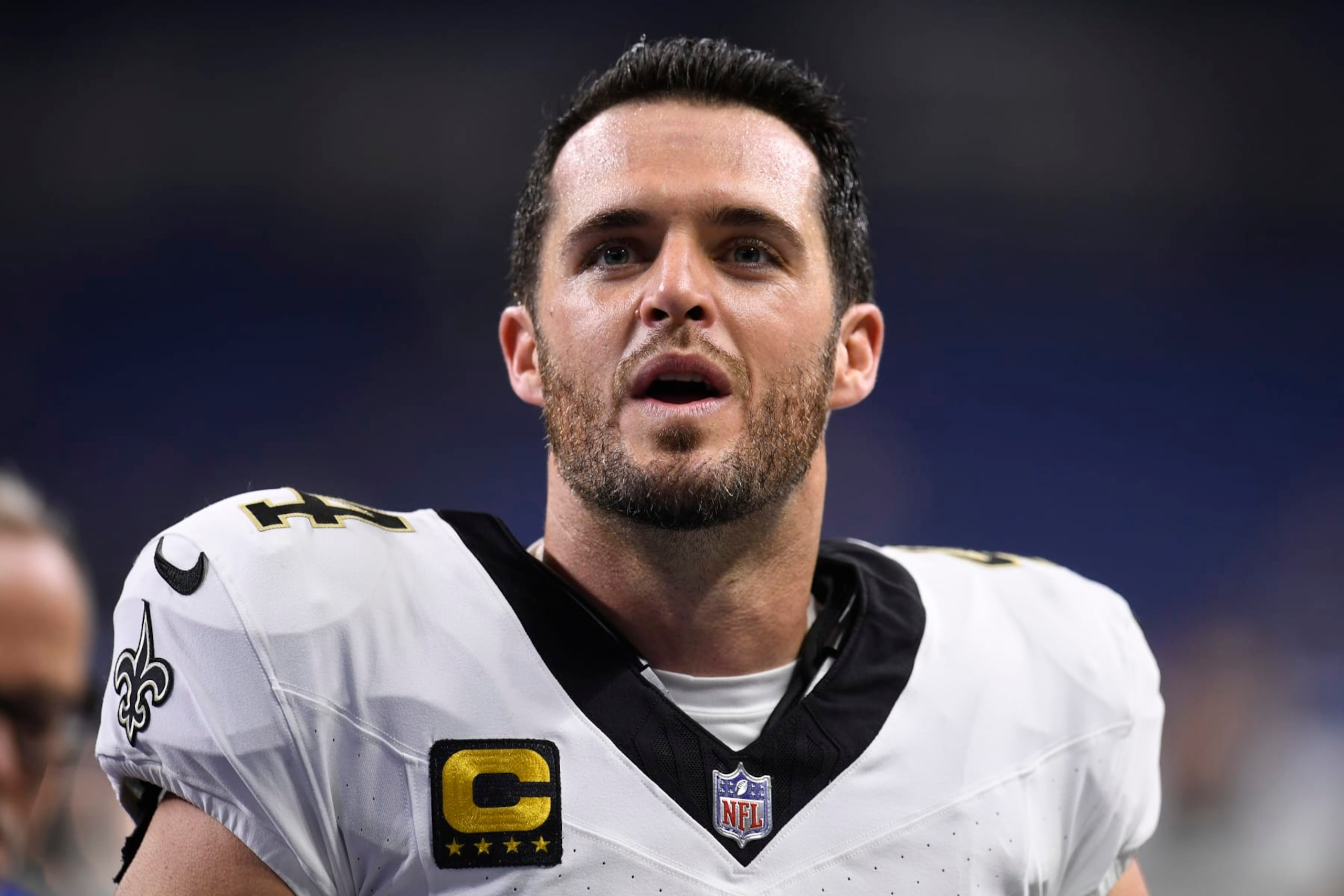 INDIANAPOLIS, IN - OCTOBER 29: New Orleans Saints Quarterback Derek Carr (4) walks off the field after the NFL game between the New Orleans Saints and the Indianapolis Colts on October 29, 2023, at Lucas Oil Stadium in Indianapolis, Indiana. (Photo by Michael Allio/Icon Sportswire via Getty Images)