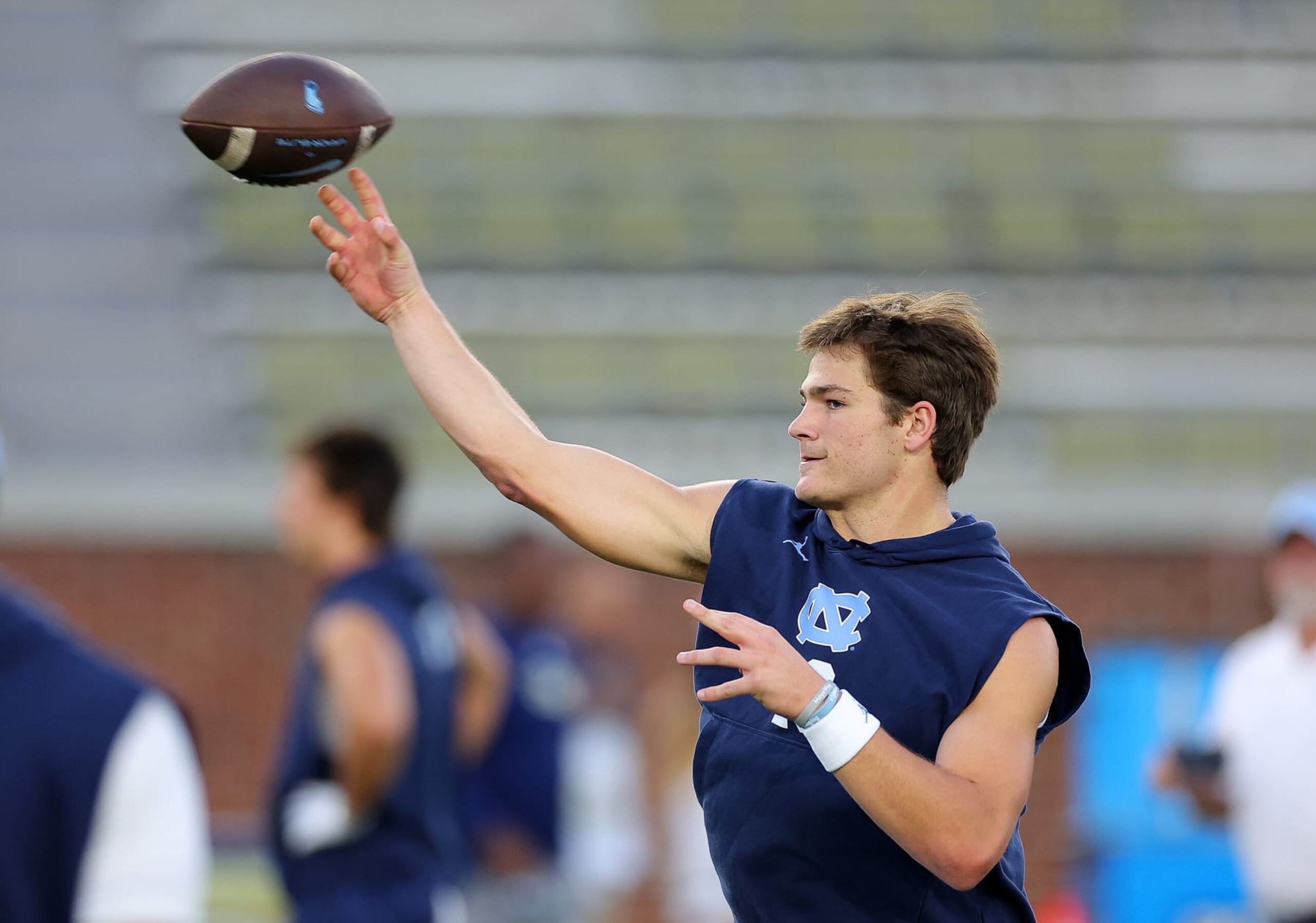 ATLANTA, GEORGIA - OCTOBER 28:  Drake Maye #10 of the North Carolina Tar Heels warms up prior to facing Georgia Tech Yellow Jackets at Bobby Dodd Stadium on October 28, 2023 in Atlanta, Georgia.  (Photo by Kevin C. Cox/Getty Images)