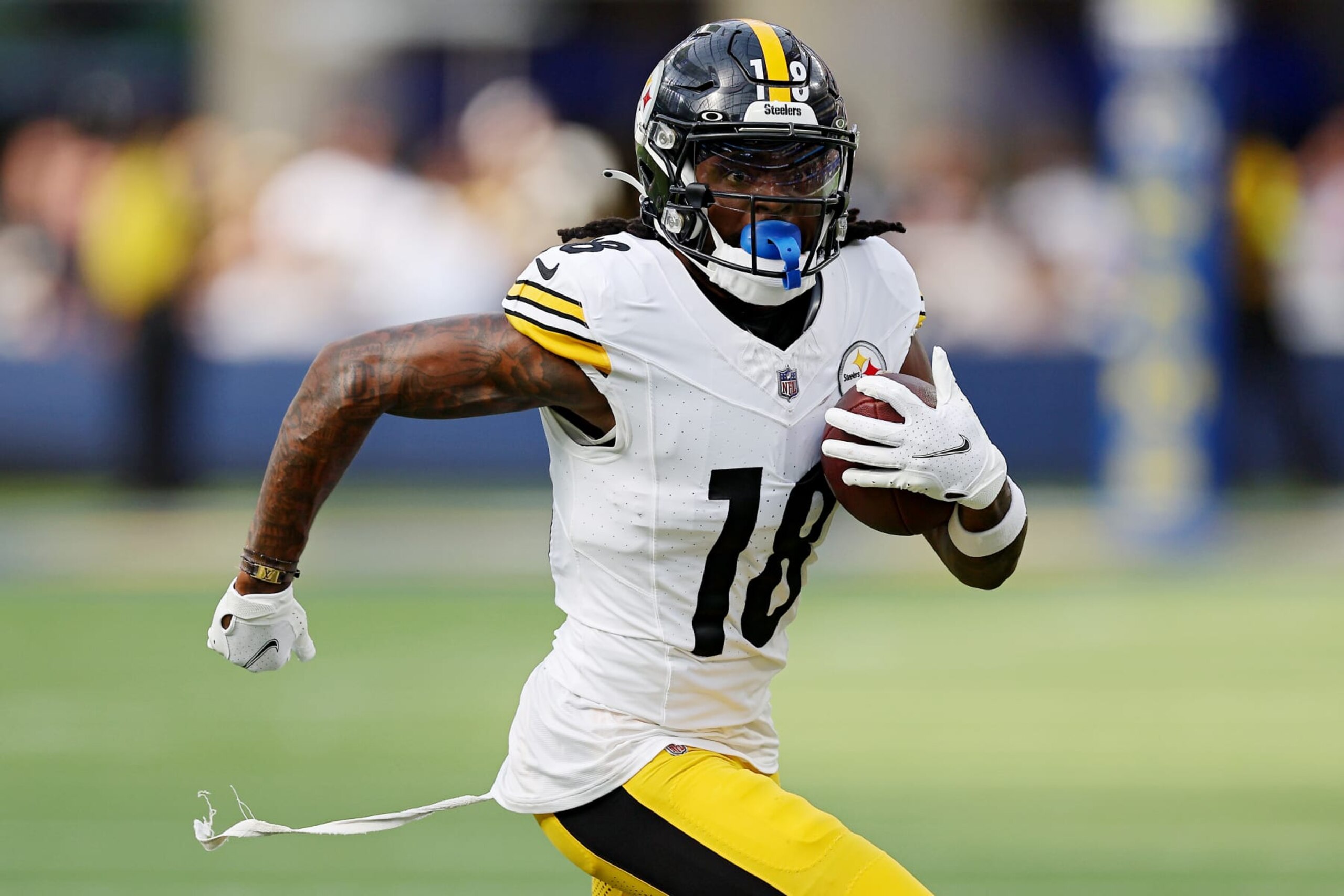 INGLEWOOD, CALIFORNIA - OCTOBER 22: Diontae Johnson #18 of the Pittsburgh Steelers runs with the ball during the first quarter against the Los Angeles Rams at SoFi Stadium on October 22, 2023 in Inglewood, California. (Photo by Harry How/Getty Images) INGLEWOOD, CALIFORNIA - OCTOBER 22: Diontae Johnson #18 of the Pittsburgh Steelers runs with the ball during the first quarter against the Los Angeles Rams at SoFi Stadium on October 22, 2023 in Inglewood, California. (Photo by Harry How/Getty Images)