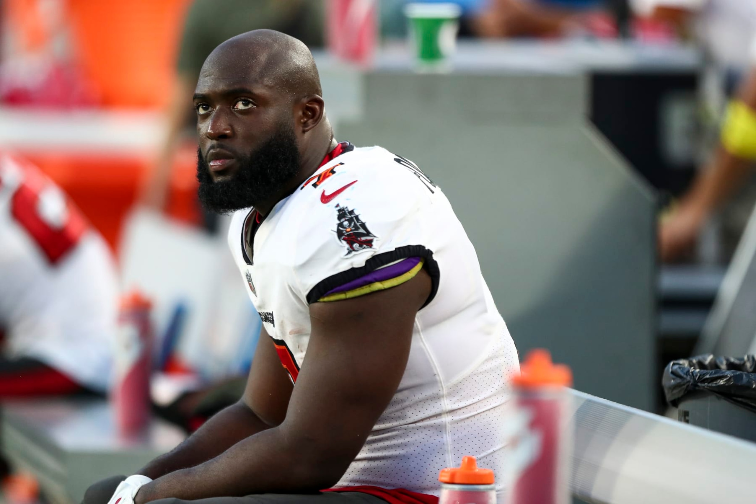 TAMPA, FL - NOVEMBER 6: Leonard Fournette #7 of the Tampa Bay Buccaneers sits on the bench during an NFL football game against the Los Angeles Rams at Raymond James Stadium on November 6, 2022 in Tampa, Florida. (Photo by Kevin Sabitus/Getty Images) TAMPA, FL - NOVEMBER 6: Leonard Fournette #7 of the Tampa Bay Buccaneers sits on the bench during an NFL football game against the Los Angeles Rams at Raymond James Stadium on November 6, 2022 in Tampa, Florida. (Photo by Kevin Sabitus/Getty Images)