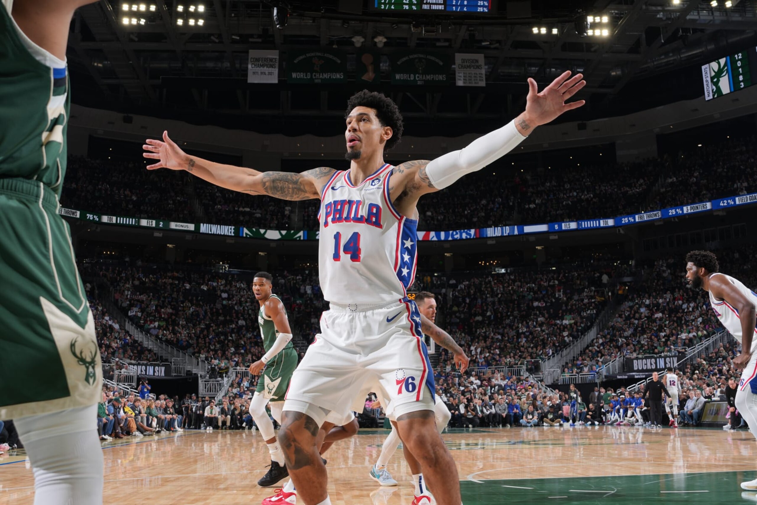 MILWAUKEE, WI - OCTOBER 26: Danny Green #14 of the Philadelphia 76ers plays defense against the Milwaukee Bucks on October 26, 2023 at the Fiserv Forum Center in Milwaukee, Wisconsin. NOTE TO USER: User expressly acknowledges and agrees that, by downloading and or using this Photograph, user is consenting to the terms and conditions of the Getty Images License Agreement. Mandatory Copyright Notice: Copyright 2023 NBAE (Photo by Jesse D. Garrabrant/NBAE via Getty Images).