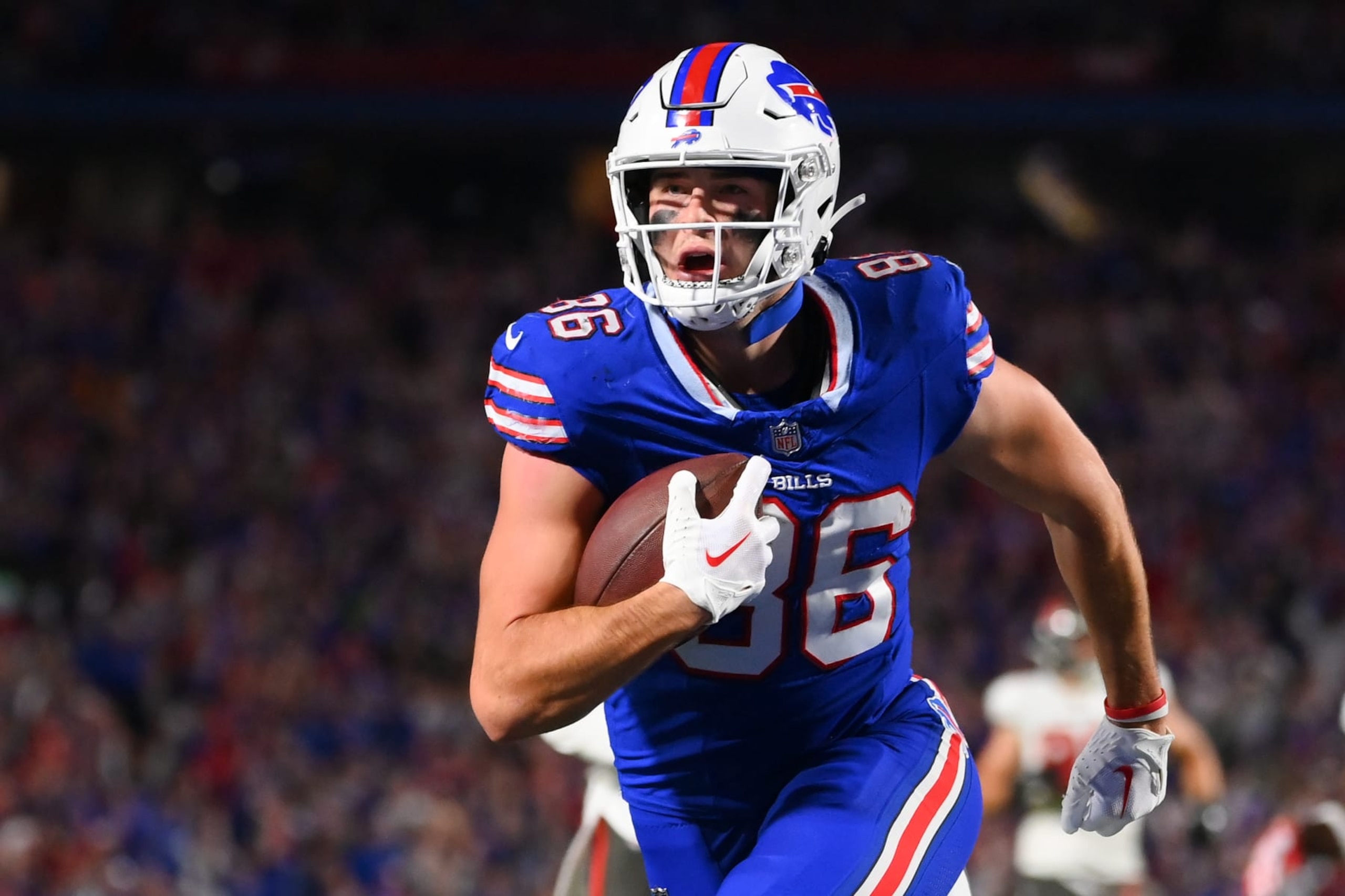 ORCHARD PARK, NEW YORK - OCTOBER 26: Dalton Kincaid #86 of the Buffalo Bills runs into the end zone for a touchdown against the Tampa Bay Buccaneers during the first half at Highmark Stadium on October 26, 2023 in Orchard Park, New York. (Photo by Rich Barnes/Getty Images)