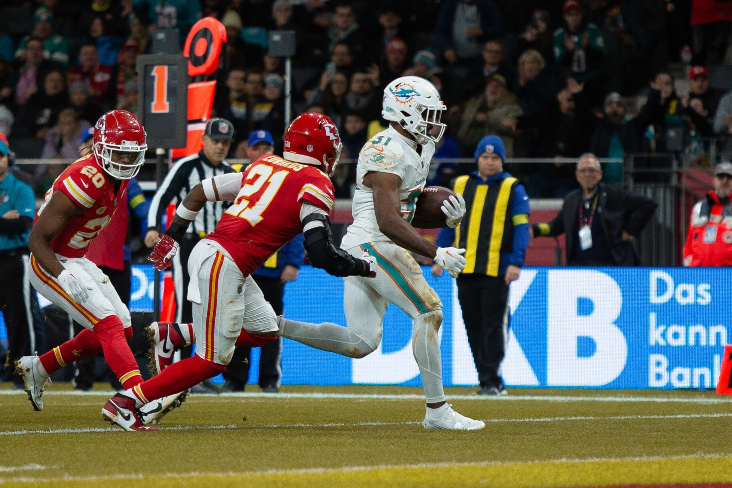 Dolphins RB Raheem Mostert scored a touchdown against Kansas City