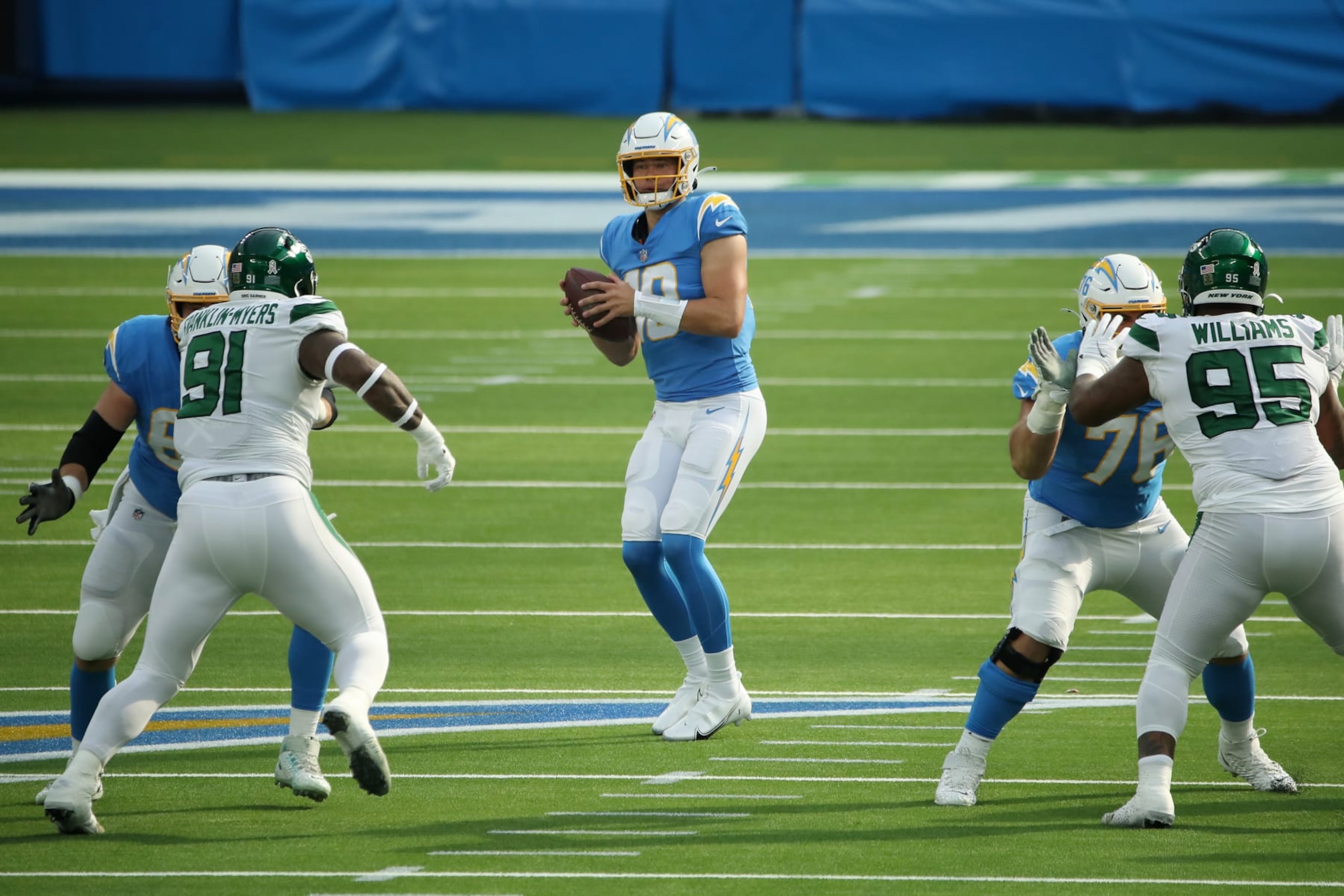 INGLEWOOD, CALIFORNIA - NOVEMBER 22: Justin Herbert #10 of the Los Angeles Chargers looks to pass the ball during the first quarter against the New York Jets at SoFi Stadium on November 22, 2020 in Inglewood, California. (Photo by Katelyn Mulcahy/Getty Images)