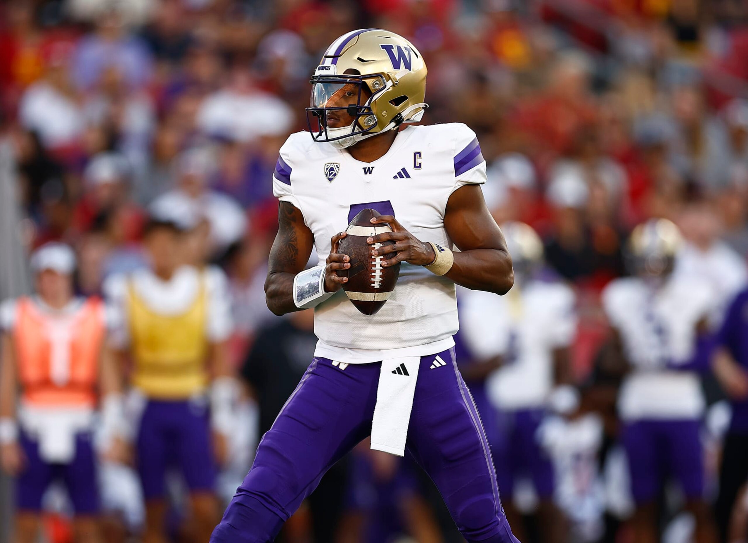 LOS ANGELES, CALIFORNIA - NOVEMBER 04: Michael Penix Jr. #9 of the Washington Huskies throws against the USC Trojans in the first quarter at United Airlines Field at the Los Angeles Memorial Coliseum on November 04, 2023 in Los Angeles, California. (Photo by Ronald Martinez/Getty Images) LOS ANGELES, CALIFORNIA - NOVEMBER 04: Michael Penix Jr. #9 of the Washington Huskies throws against the USC Trojans in the first quarter at United Airlines Field at the Los Angeles Memorial Coliseum on November 04, 2023 in Los Angeles, California. (Photo by Ronald Martinez/Getty Images)