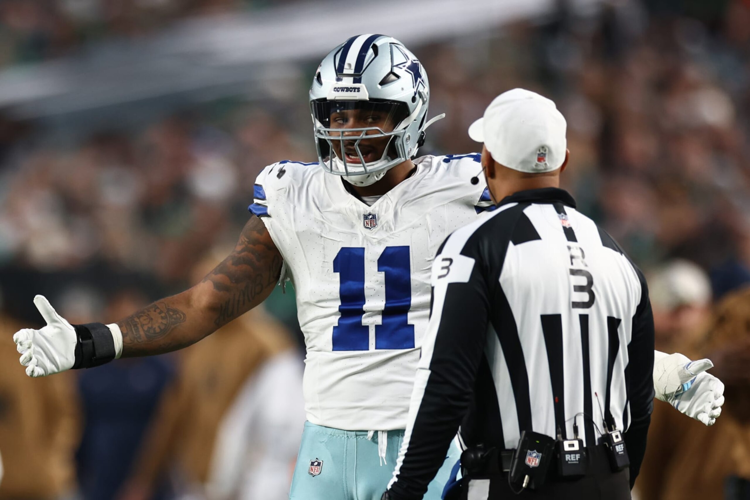 PHILADELPHIA, PENNSYLVANIA - NOVEMBER 05: Micah Parsons #11 of the Dallas Cowboys reacts after a play during the first quarter in the game against the Philadelphia Eagles at Lincoln Financial Field on November 05, 2023 in Philadelphia, Pennsylvania. (Photo by Tim Nwachukwu/Getty Images)