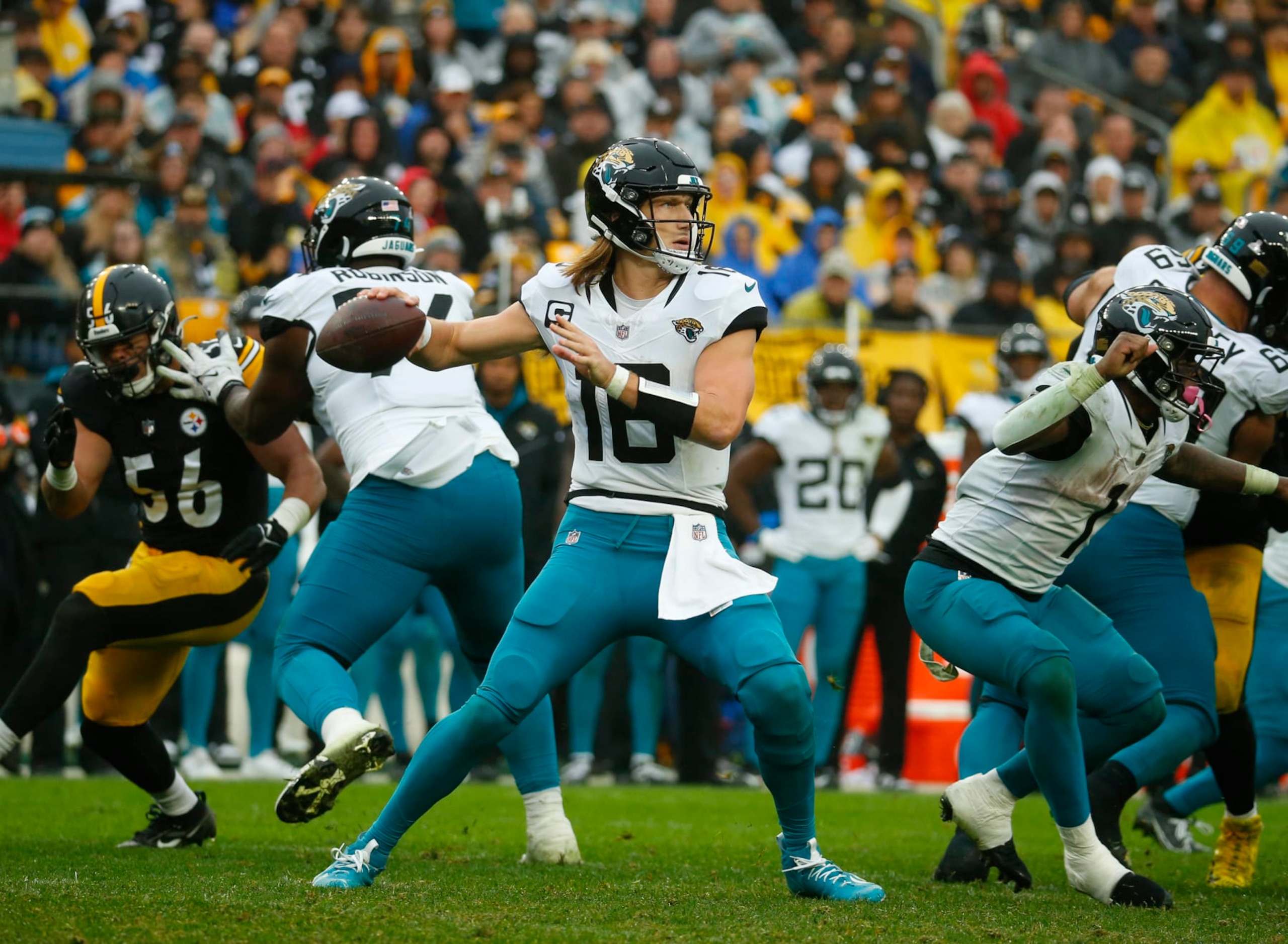 PITTSBURGH, PA - OCTOBER 28:  Trevor Lawrence #16 of the Jacksonville Jaguars in action against the Pittsburgh Steelers on October 28, 2023 at Acrisure Stadium in Pittsburgh, Pennsylvania.  (Photo by Justin K. Aller/Getty Images)