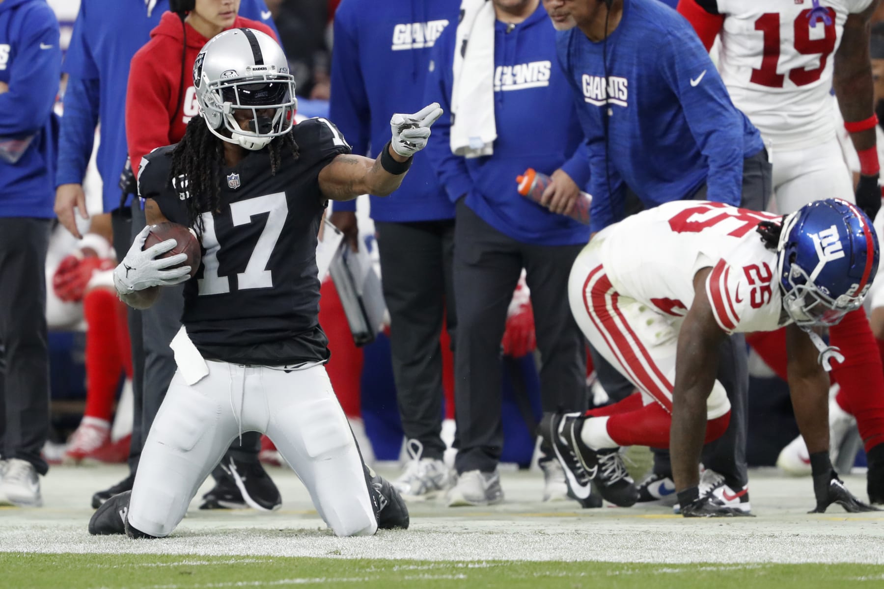 LAS VEGAS, NEVADA - NOVEMBER 05: Davante Adams #17 of the Las Vegas Raiders reacts after a catch in the third quarter of a game against the New York Giants at Allegiant Stadium on November 05, 2023 in Las Vegas, Nevada. (Photo by Steve Marcus/Getty Images)