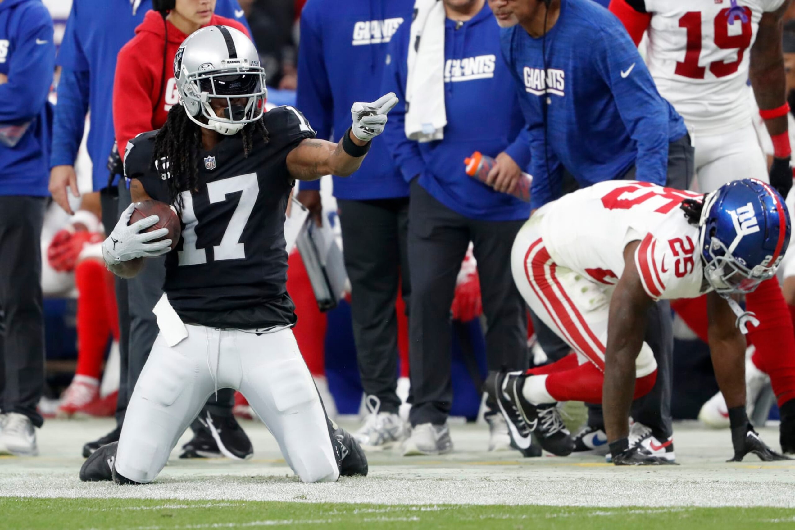 LAS VEGAS, NEVADA - NOVEMBER 05: Davante Adams #17 of the Las Vegas Raiders reacts after a catch in the third quarter of a game against the New York Giants at Allegiant Stadium on November 05, 2023 in Las Vegas, Nevada. (Photo by Steve Marcus/Getty Images)
