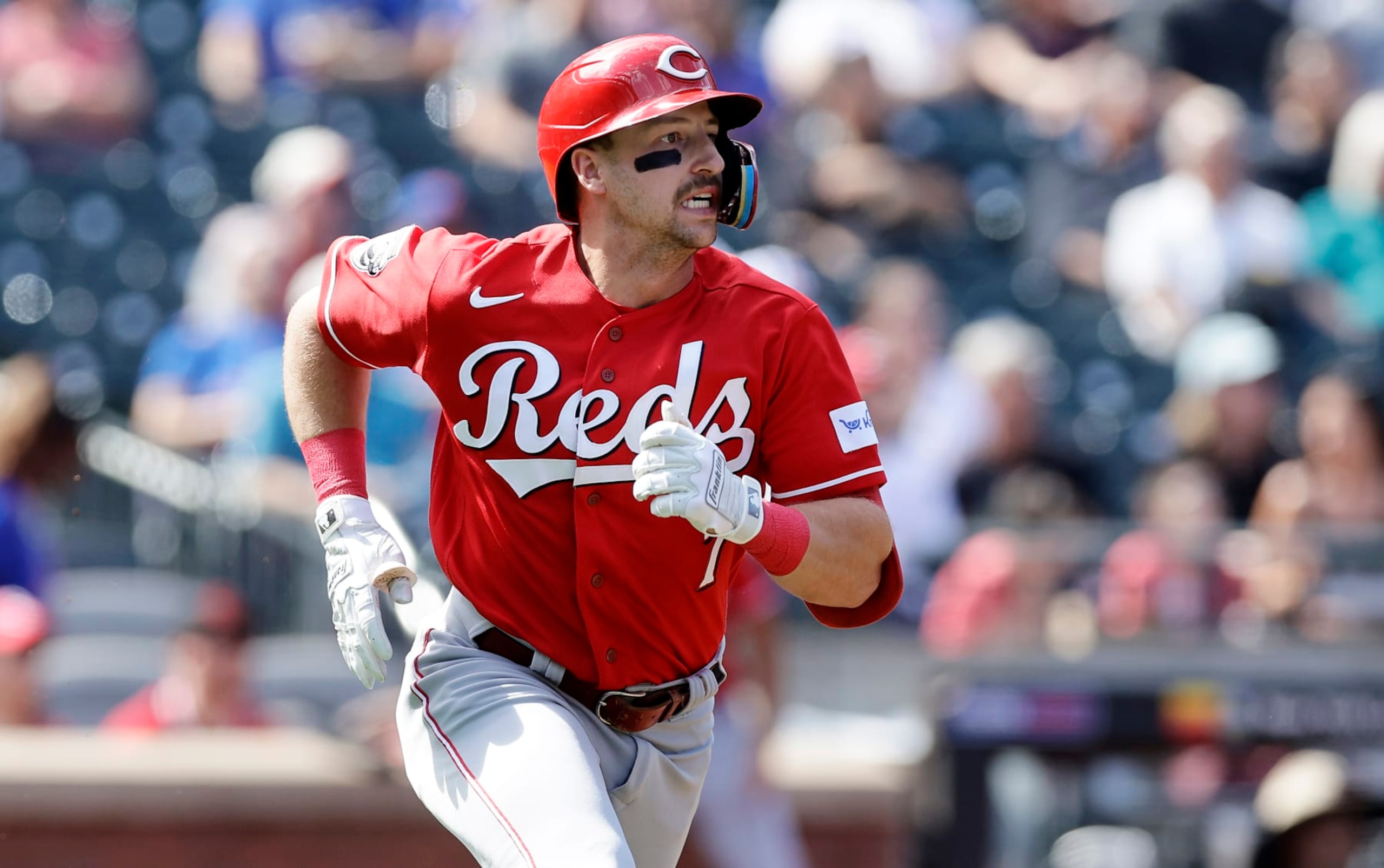 NEW YORK, NEW YORK - SEPTEMBER 17: (NEW YORK DAILIES OUT)  Spencer Steer #7 of the Cincinnati Reds in action against the New York Mets at Citi Field on September 17, 2023 in New York City. The Mets defeated the Reds 8-4. (Photo by Jim McIsaac/Getty Images)