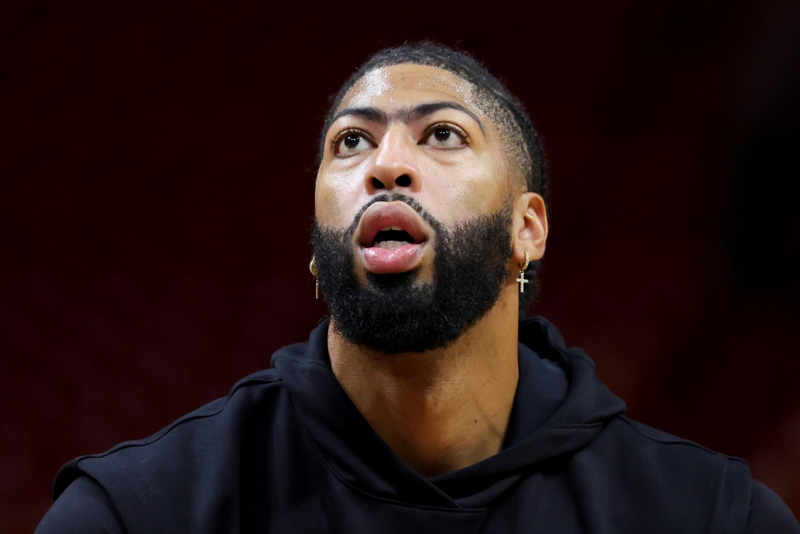 MIAMI, FLORIDA - NOVEMBER 06: Anthony Davis #3 of the Los Angeles Lakers warms up prior to a game against the Miami Heat at Kaseya Center on November 06, 2023 in Miami, Florida. NOTE TO USER: User expressly acknowledges and agrees that, by downloading and or using this photograph, User is consenting to the terms and conditions of the Getty Images License Agreement. (Photo by Megan Briggs/Getty Images)