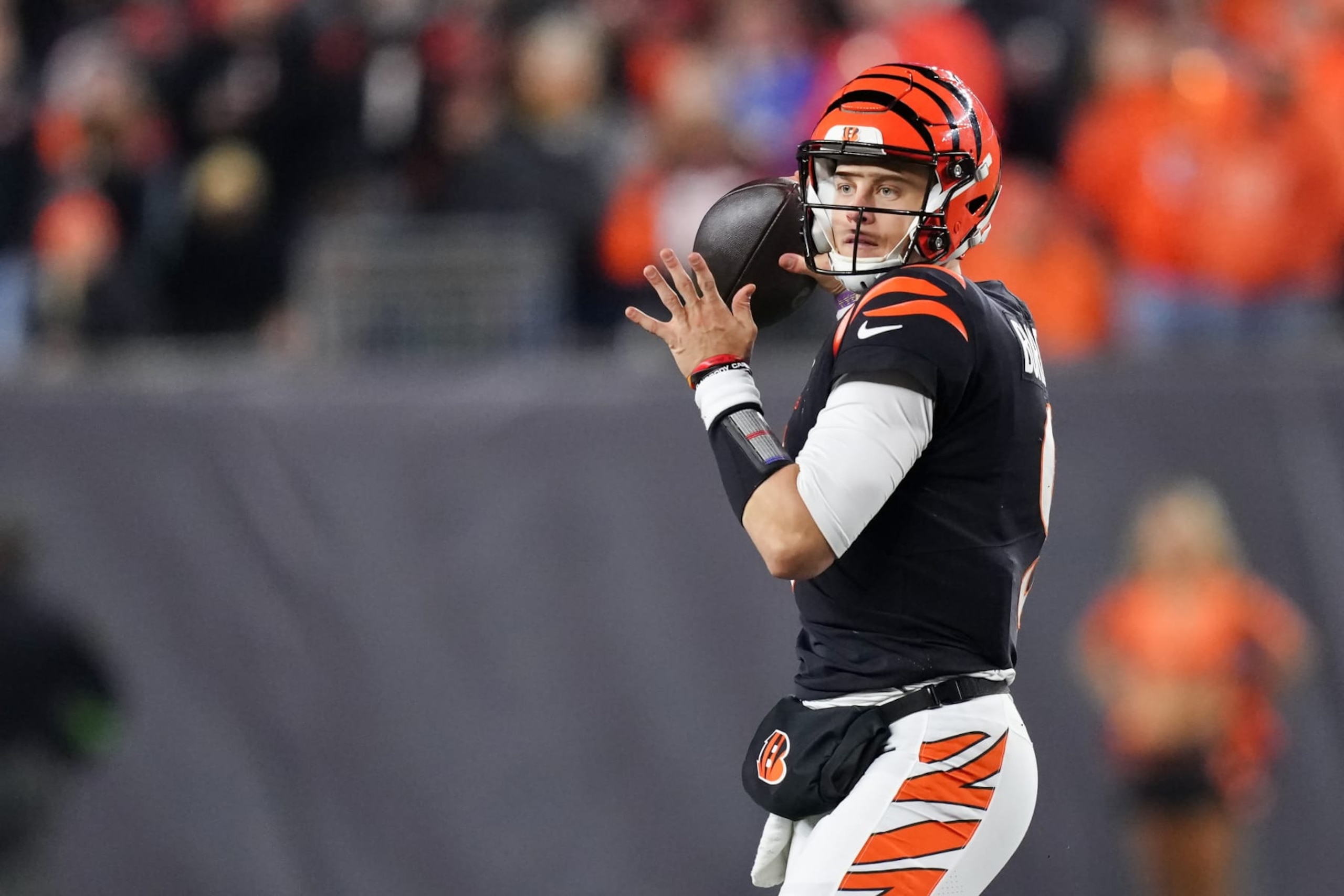 CINCINNATI, OHIO - NOVEMBER 05: Joe Burrow #9 of the Cincinnati Bengals throws a pass in the fourth quarter against the Buffalo Bills at Paycor Stadium on November 05, 2023 in Cincinnati, Ohio. (Photo by Dylan Buell/Getty Images)