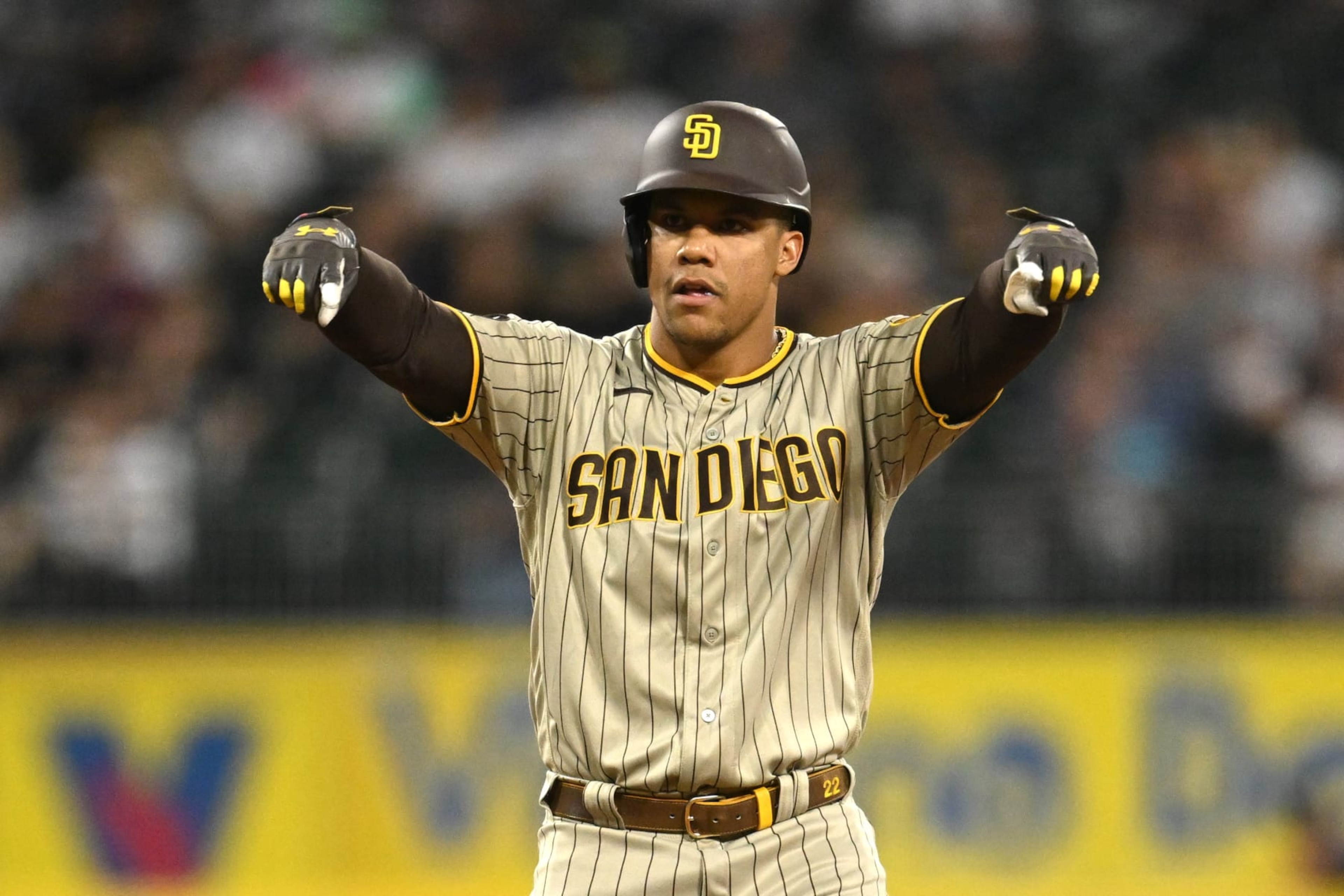 CHICAGO, ILLINOIS - SEPTEMBER 30: Juan Soto #22 of the San Diego Padres reacts after an RBI double in the second inning against the Chicago White Sox at Guaranteed Rate Field on September 30, 2023 in Chicago, Illinois. (Photo by Quinn Harris/Getty Images) CHICAGO, ILLINOIS - SEPTEMBER 30: Juan Soto #22 of the San Diego Padres reacts after an RBI double in the second inning against the Chicago White Sox at Guaranteed Rate Field on September 30, 2023 in Chicago, Illinois. (Photo by Quinn Harris/Getty Images)