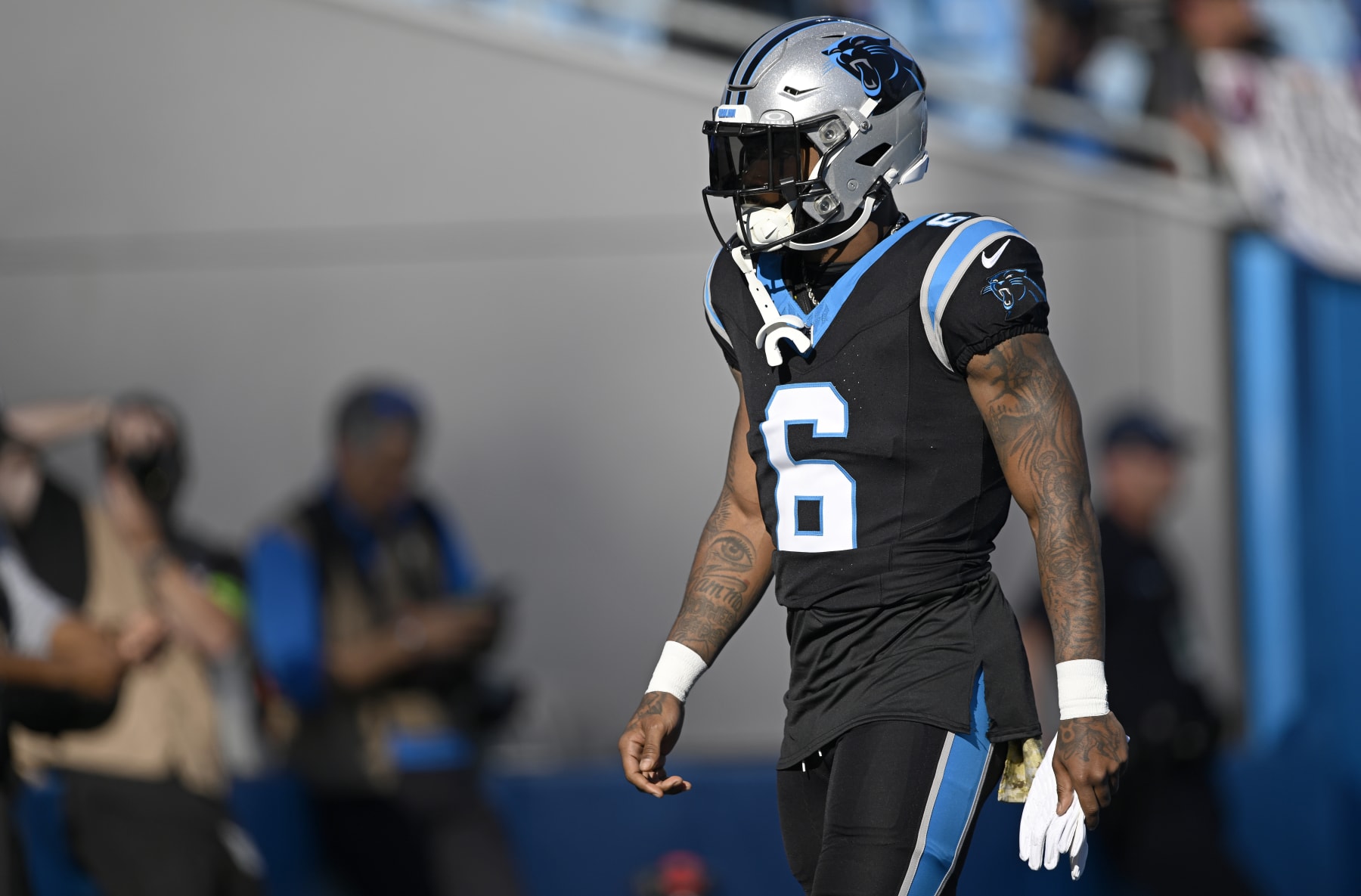 CHARLOTTE, NORTH CAROLINA - NOVEMBER 05: Miles Sanders #6 of the Carolina Panthers warms up prior to a game against the Indianapolis Colts at Bank of America Stadium on November 05, 2023 in Charlotte, North Carolina. (Photo by Eakin Howard/Getty Images) CHARLOTTE, NORTH CAROLINA - NOVEMBER 05: Miles Sanders #6 of the Carolina Panthers warms up prior to a game against the Indianapolis Colts at Bank of America Stadium on November 05, 2023 in Charlotte, North Carolina. (Photo by Eakin Howard/Getty Images)