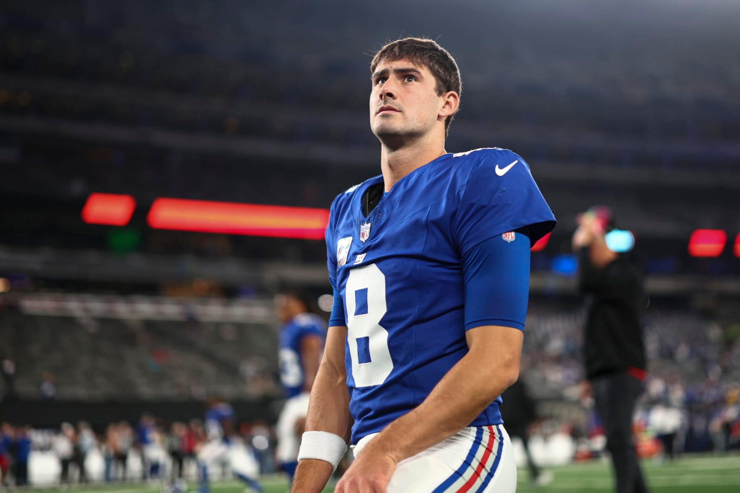 EAST RUTHERFORD, NJ - OCTOBER 2: Daniel Jones #8 of the New York Giants warms up prior to an NFL football game against the Seattle Seahawks at MetLife Stadium on October 2, 2023 in East Rutherford, New Jersey. (Photo by Kevin Sabitus/Getty Images)