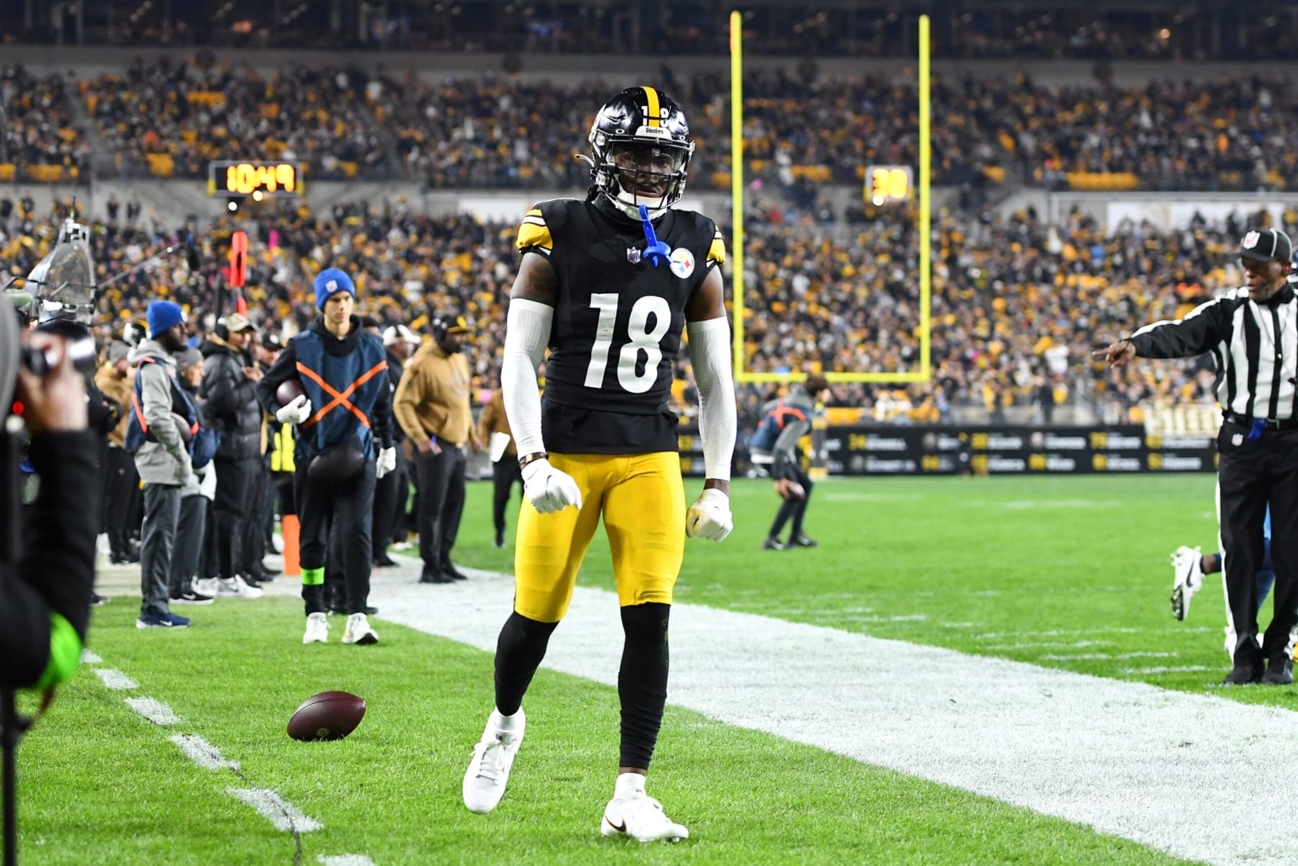 PITTSBURGH, PENNSYLVANIA - NOVEMBER 02: Diontae Johnson #18 of the Pittsburgh Steelers reacts after a first down in the first quarter against the Tennessee Titans at Acrisure Stadium on November 02, 2023 in Pittsburgh, Pennsylvania. (Photo by Joe Sargent/Getty Images) PITTSBURGH, PENNSYLVANIA - NOVEMBER 02: Diontae Johnson #18 of the Pittsburgh Steelers reacts after a first down in the first quarter against the Tennessee Titans at Acrisure Stadium on November 02, 2023 in Pittsburgh, Pennsylvania. (Photo by Joe Sargent/Getty Images)