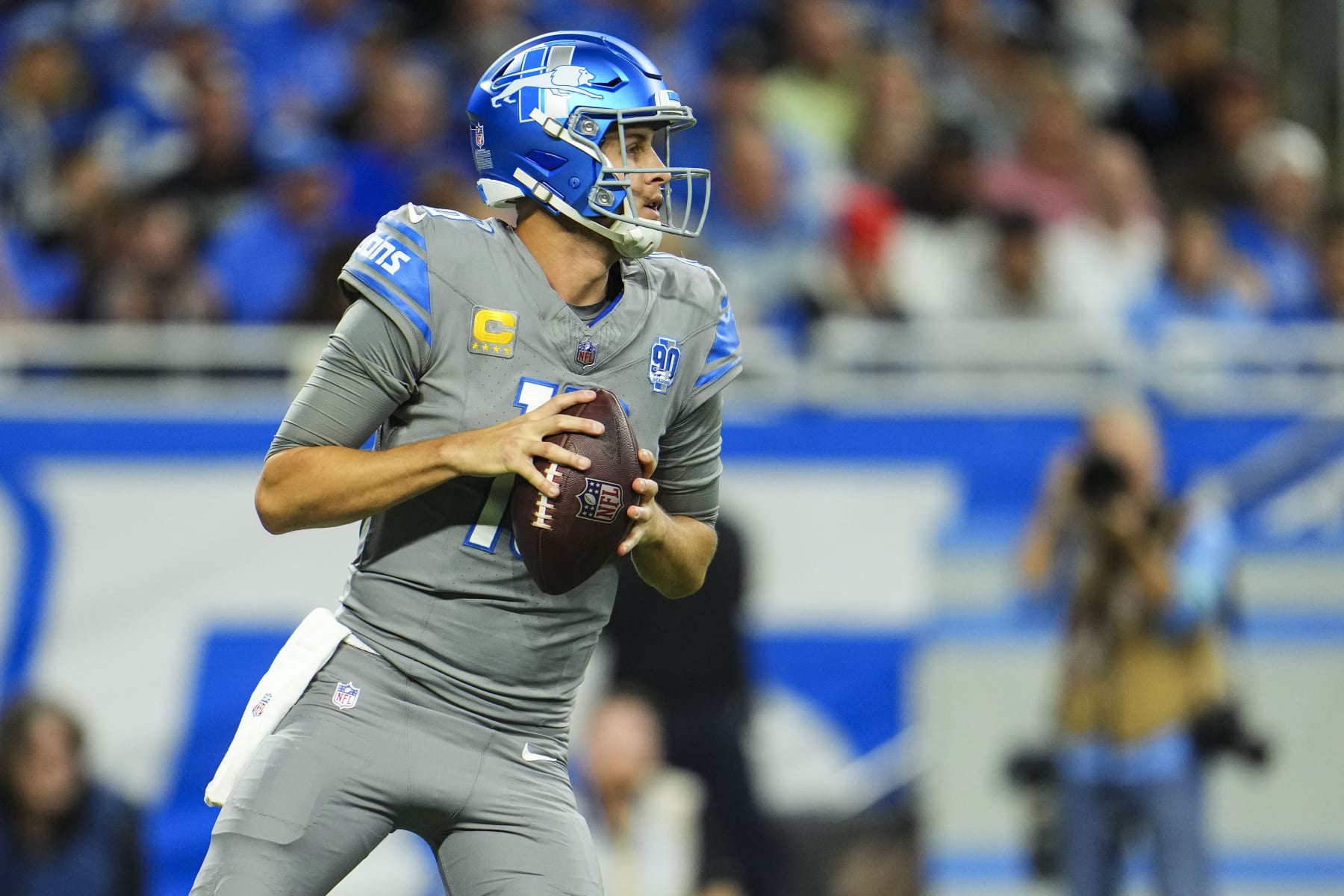 DETROIT, MI - OCTOBER 30: Jared Goff #16 of the Detroit Lions drops back to pass during an NFL game against the Las Vegas Raiders at Ford Field on October 30, 2023 in Detroit, Michigan. (Photo by Cooper Neill/Getty Images)