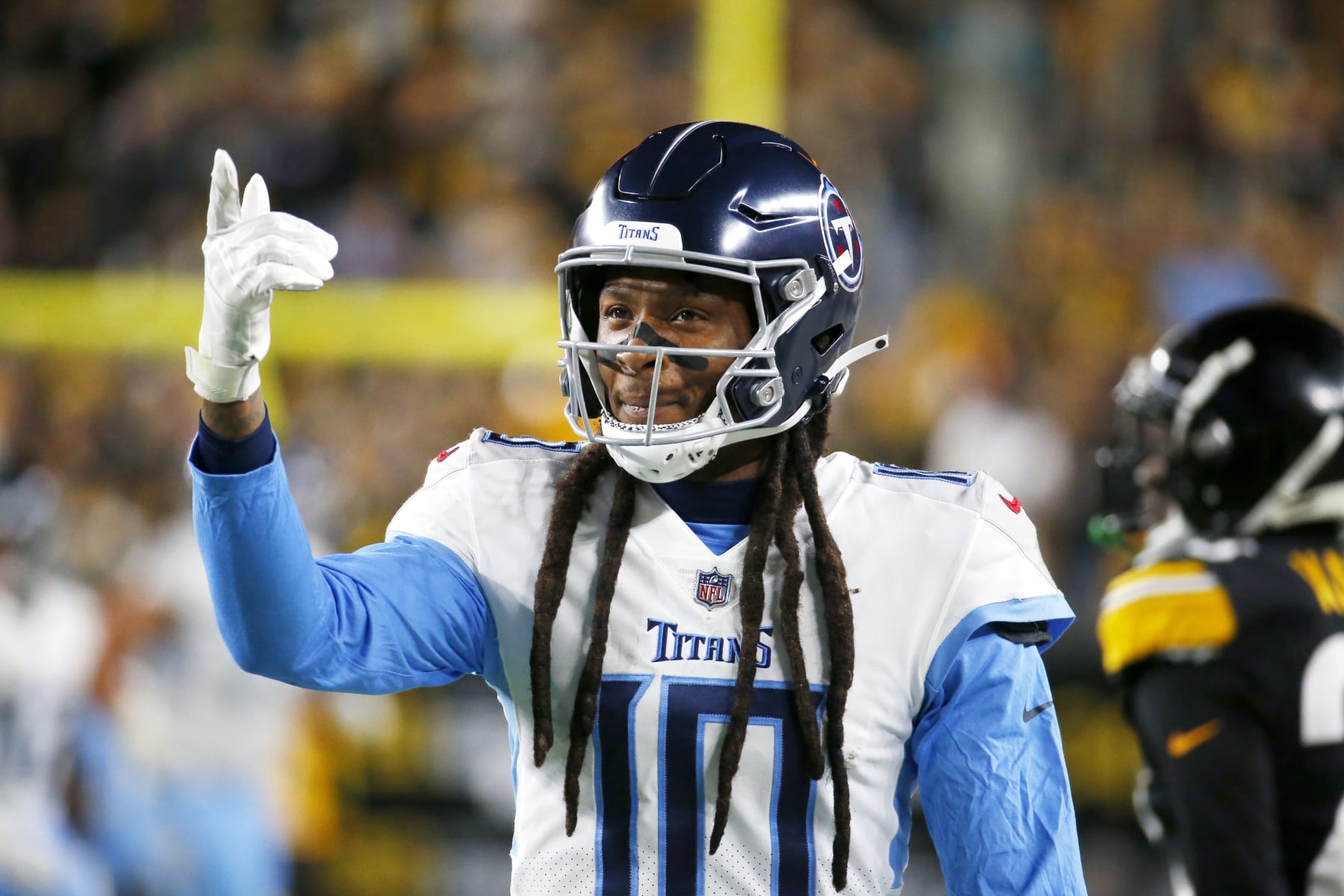 PITTSBURGH, PENNSYLVANIA - NOVEMBER 02: DeAndre Hopkins #10 of the Tennessee Titans reacts to a play in the first half against the Pittsburgh Steelers at Acrisure Stadium on November 02, 2023 in Pittsburgh, Pennsylvania. (Photo by Justin K. Aller/Getty Images)