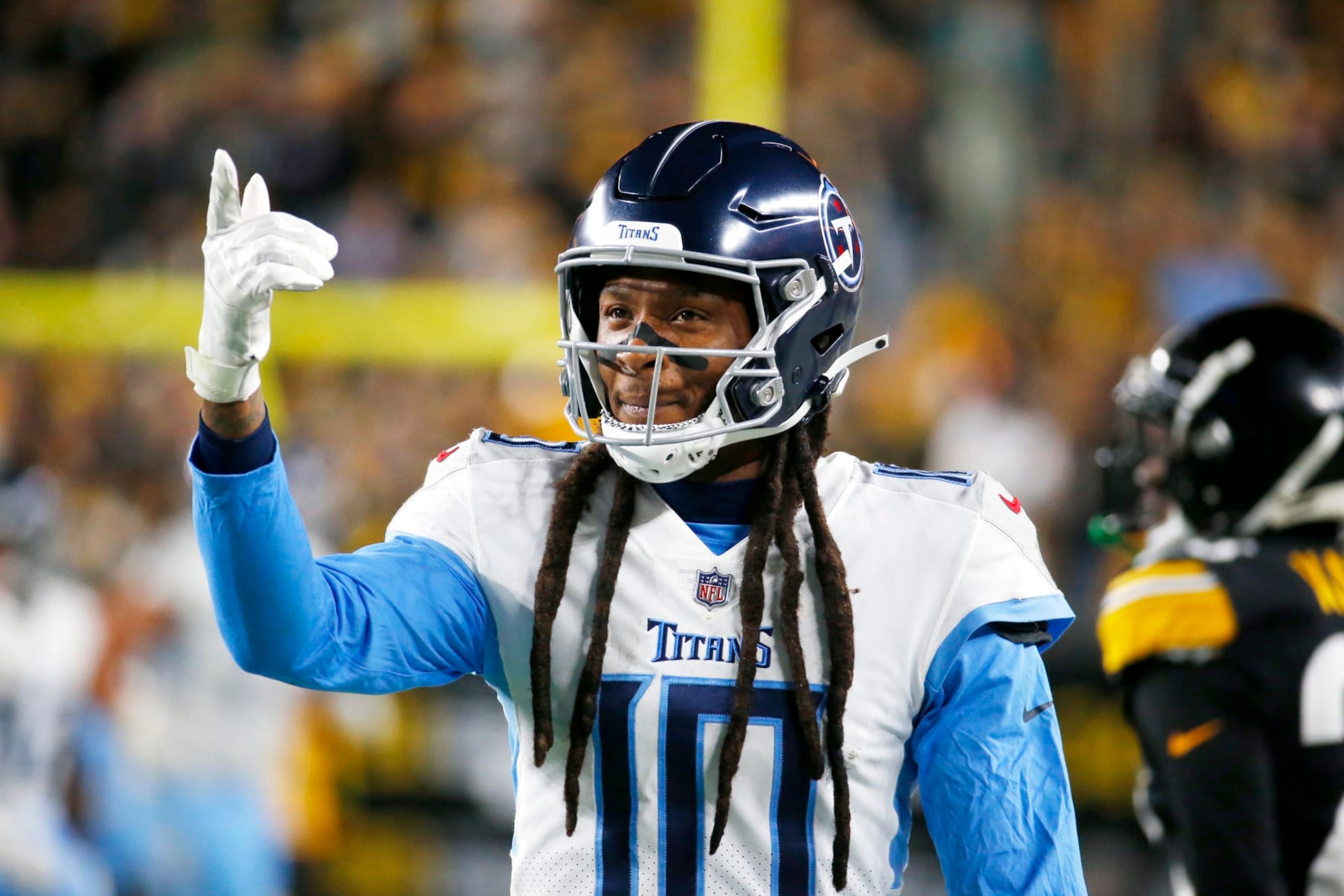 PITTSBURGH, PENNSYLVANIA - NOVEMBER 02: DeAndre Hopkins #10 of the Tennessee Titans reacts to a play in the first half against the Pittsburgh Steelers at Acrisure Stadium on November 02, 2023 in Pittsburgh, Pennsylvania. (Photo by Justin K. Aller/Getty Images)