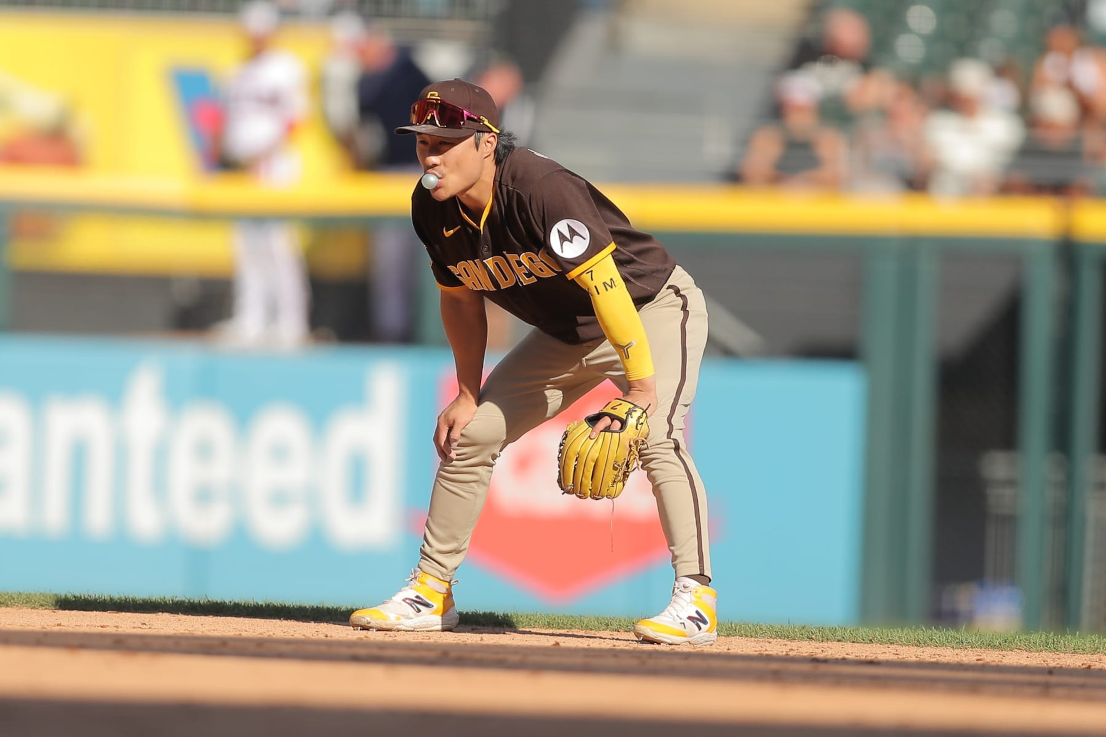 CHICAGO, IL - OCTOBER 01: San Diego Padres second baseman Ha-Seong Kim (7) looks on during a Major League Baseball game between the San Diego Padres and the Chicago White Sox on October 1, 2023 at Guaranteed Rate Field in Chicago, IL. (Photo by Melissa Tamez/Icon Sportswire via Getty Images) CHICAGO, IL - OCTOBER 01: San Diego Padres second baseman Ha-Seong Kim (7) looks on during a Major League Baseball game between the San Diego Padres and the Chicago White Sox on October 1, 2023 at Guaranteed Rate Field in Chicago, IL. (Photo by Melissa Tamez/Icon Sportswire via Getty Images)