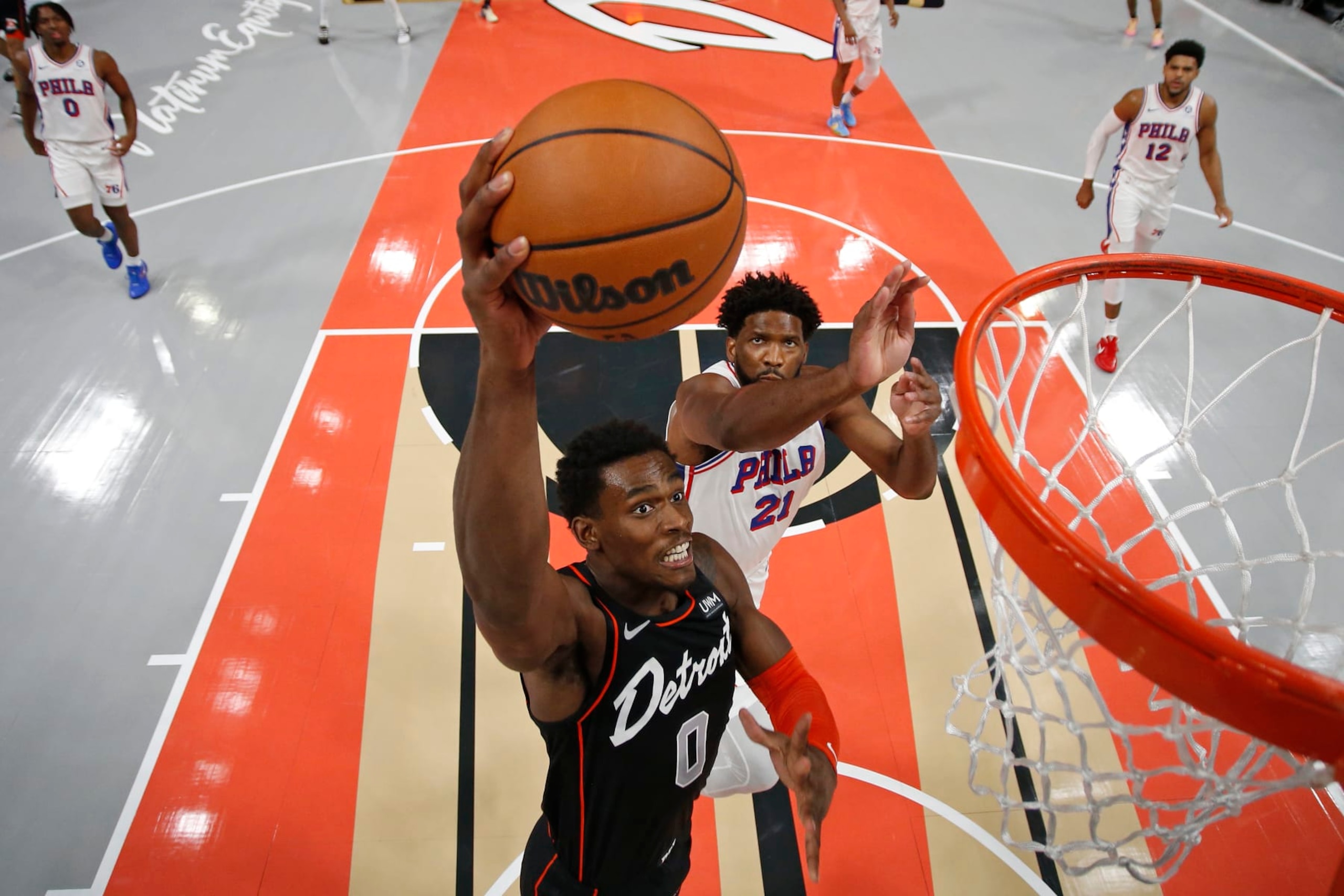 DETROIT, MI - NOVEMBER 10: Jalen Duren #0 of the Detroit Pistons dunks the ball during the game against the Philadelphia 76ers during the In-Season Tournament on November 10, 2023 at Little Caesars Arena in Detroit, Michigan. NOTE TO USER: User expressly acknowledges and agrees that, by downloading and/or using this photograph, User is consenting to the terms and conditions of the Getty Images License Agreement. Mandatory Copyright Notice: Copyright 2023 NBAE (Photo by Brian Sevald/NBAE via Getty Images)