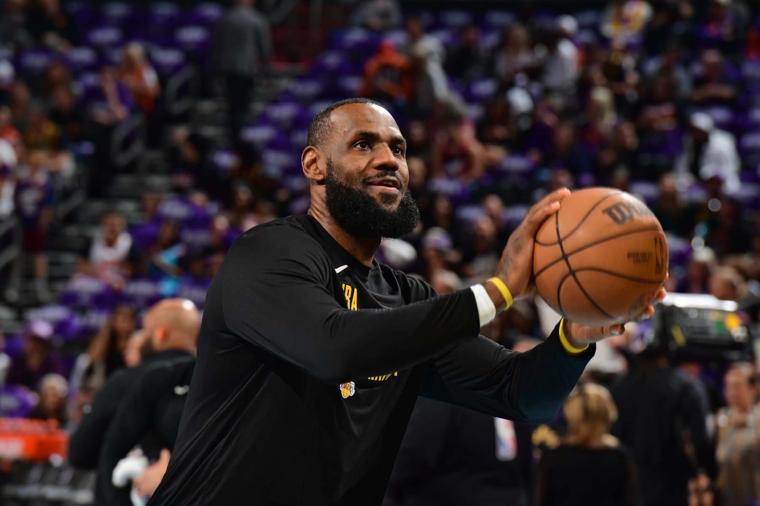PHOENIX, AZ - NOVEMBER  10:  LeBron James #23 of the Los Angeles Lakers warms up before the game against the Phoenix Suns during the In-Season Tournament on November 10, 2023 at Footprint Center in Phoenix, Arizona. NOTE TO USER: User expressly acknowledges and agrees that, by downloading and or using this photograph, user is consenting to the terms and conditions of the Getty Images License Agreement. Mandatory Copyright Notice: Copyright 2023 NBAE (Photo by Kate Frese/NBAE via Getty Images)