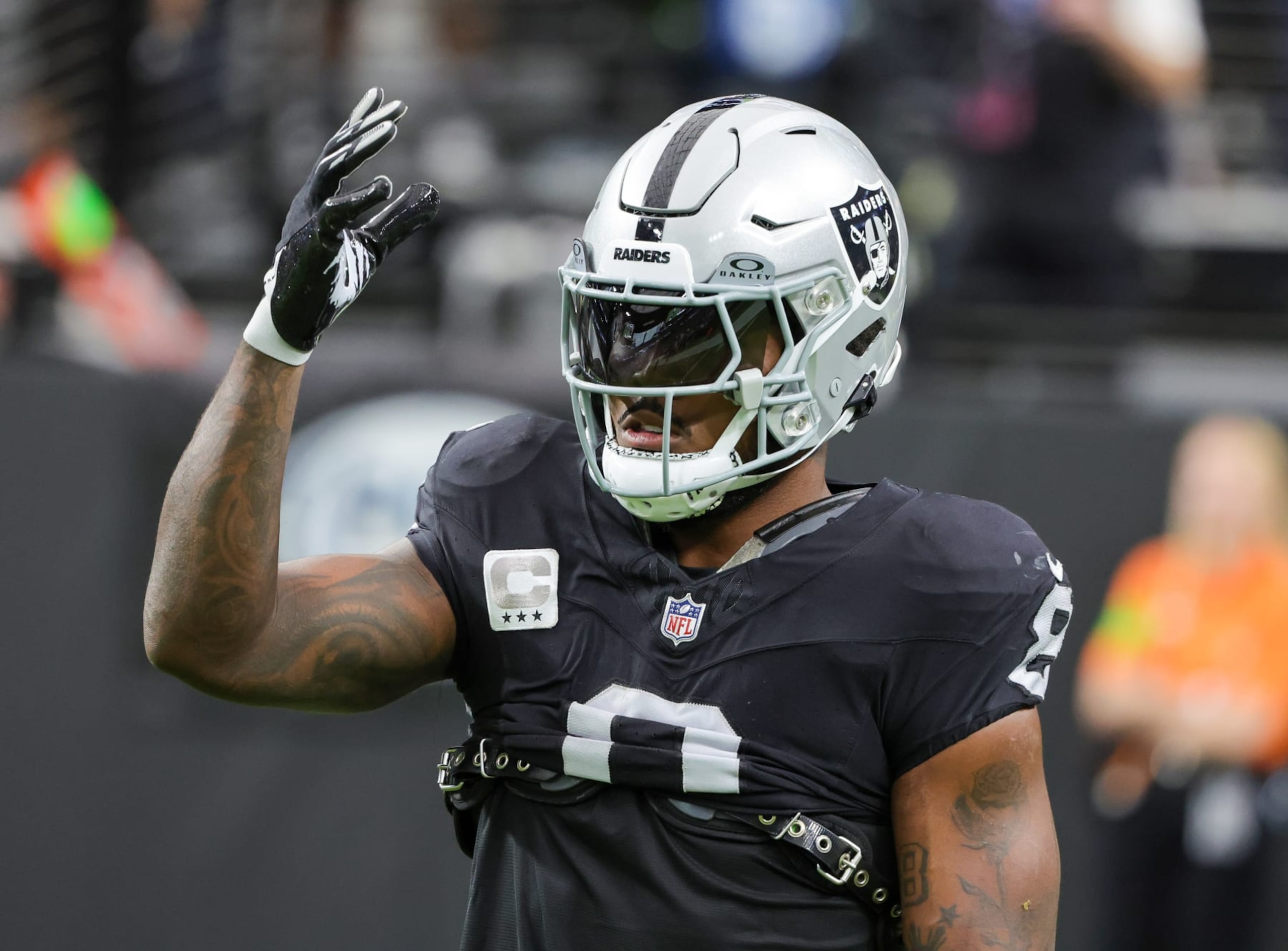 LAS VEGAS, NEVADA - NOVEMBER 05: Running back Josh Jacobs #8 of the Las Vegas Raiders warms up before a game against the New York Giants at Allegiant Stadium on November 05, 2023 in Las Vegas, Nevada. The Raiders defeated the Giants 30-6. (Photo by Ethan Miller/Getty Images)