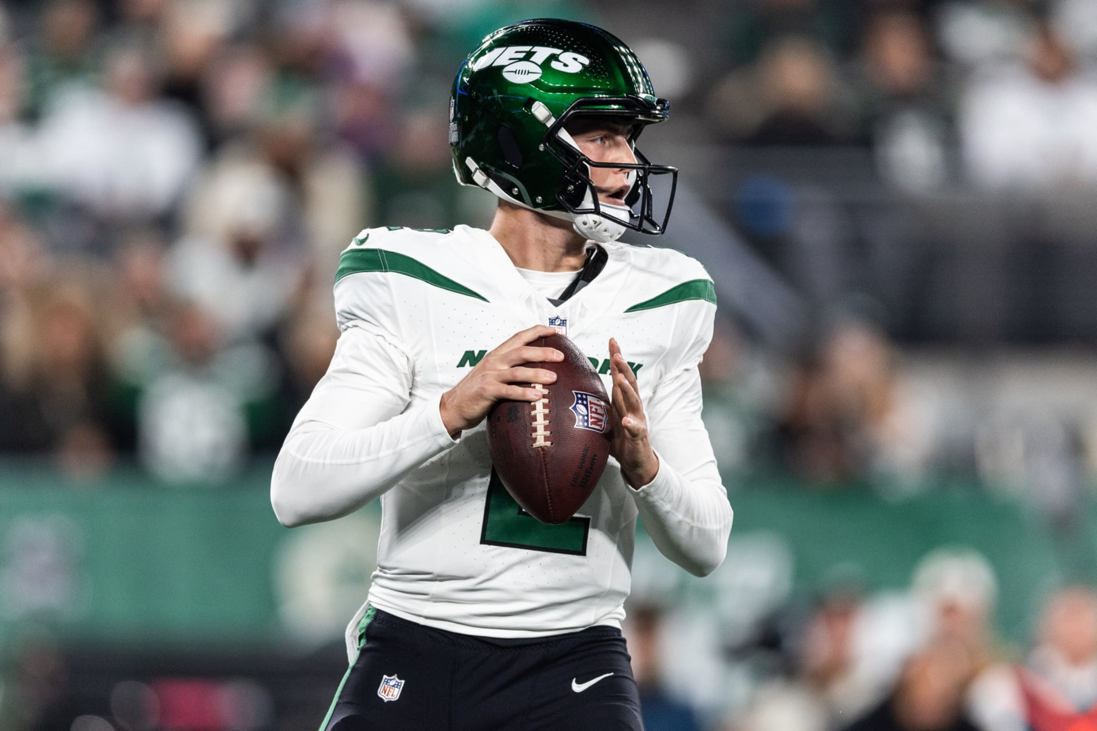 EAST RUTHERFORD, NEW JERSEY - NOVEMBER 06: Zach Wilson #2 of the New York Jets throws a pass during the second half against the Los Angeles Chargers at MetLife Stadium on November 06, 2023 in East Rutherford, New Jersey. (Photo by Dustin Satloff/Getty Images)