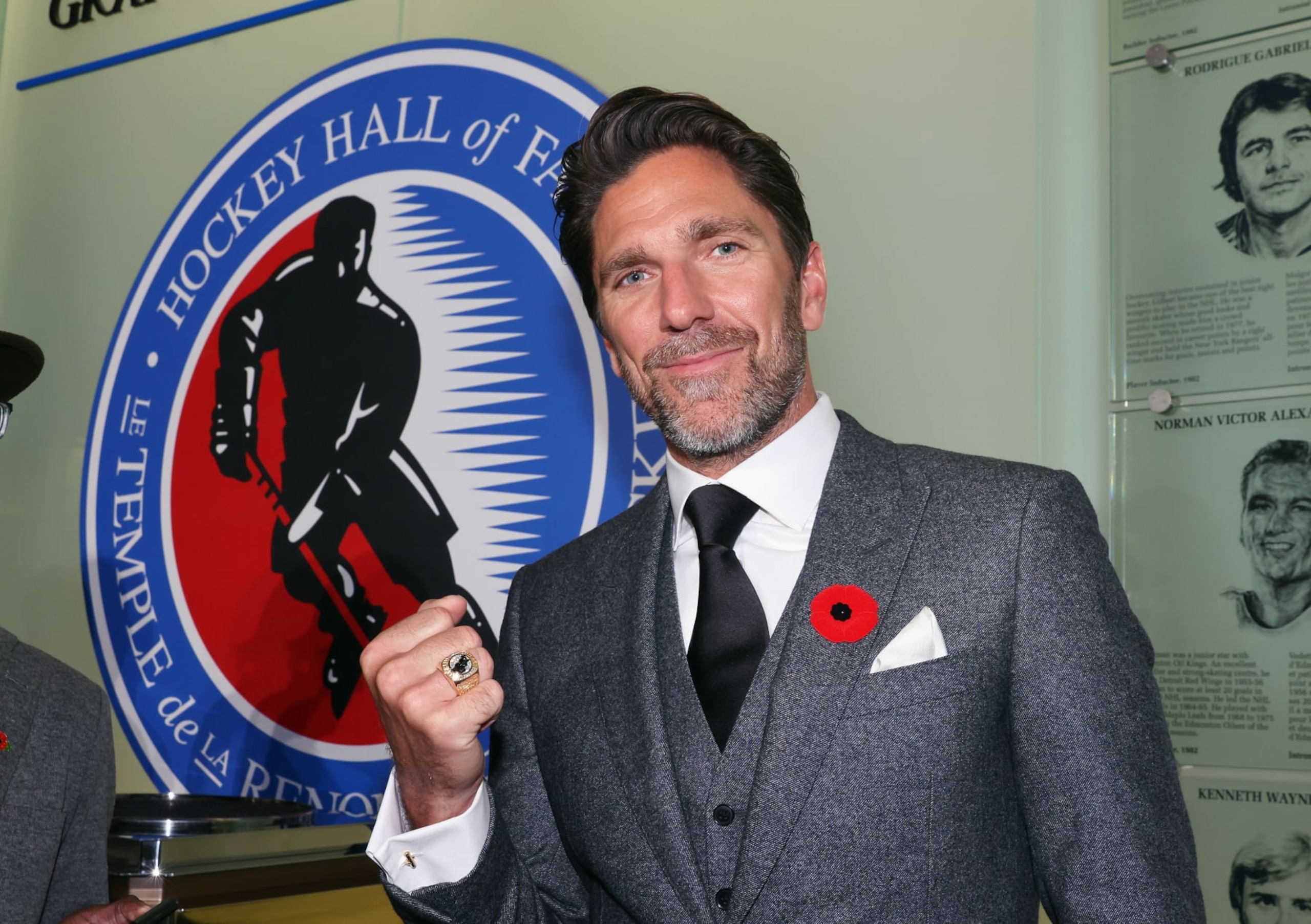 TORONTO, CANADA - NOVEMBER 10: Henrik Lundqvist shows off his Hockey Hall of Fame ring at a press opportunity at the Hockey Hall Of Fame on November 10, 2023 in Toronto, Ontario, Canada. (Photo by Bruce Bennett/Getty Images) TORONTO, CANADA - NOVEMBER 10: Henrik Lundqvist shows off his Hockey Hall of Fame ring at a press opportunity at the Hockey Hall Of Fame on November 10, 2023 in Toronto, Ontario, Canada. (Photo by Bruce Bennett/Getty Images)