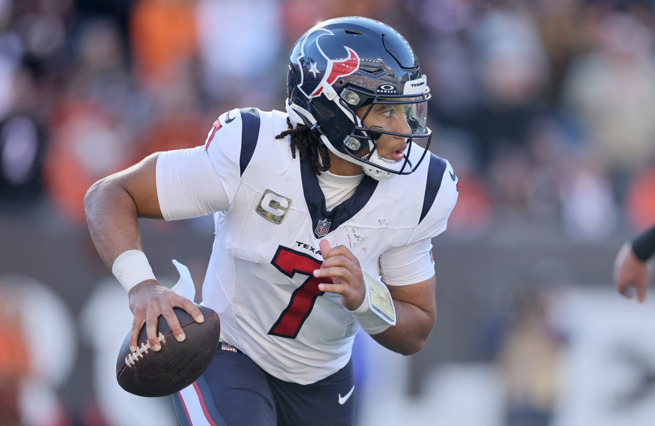 CINCINNATI, OHIO - NOVEMBER 12: C.J. Stroud #7 of the Houston Texans against the Cincinnati Bengals at Paycor Stadium on November 12, 2023 in Cincinnati, Ohio. (Photo by Andy Lyons/Getty Images)