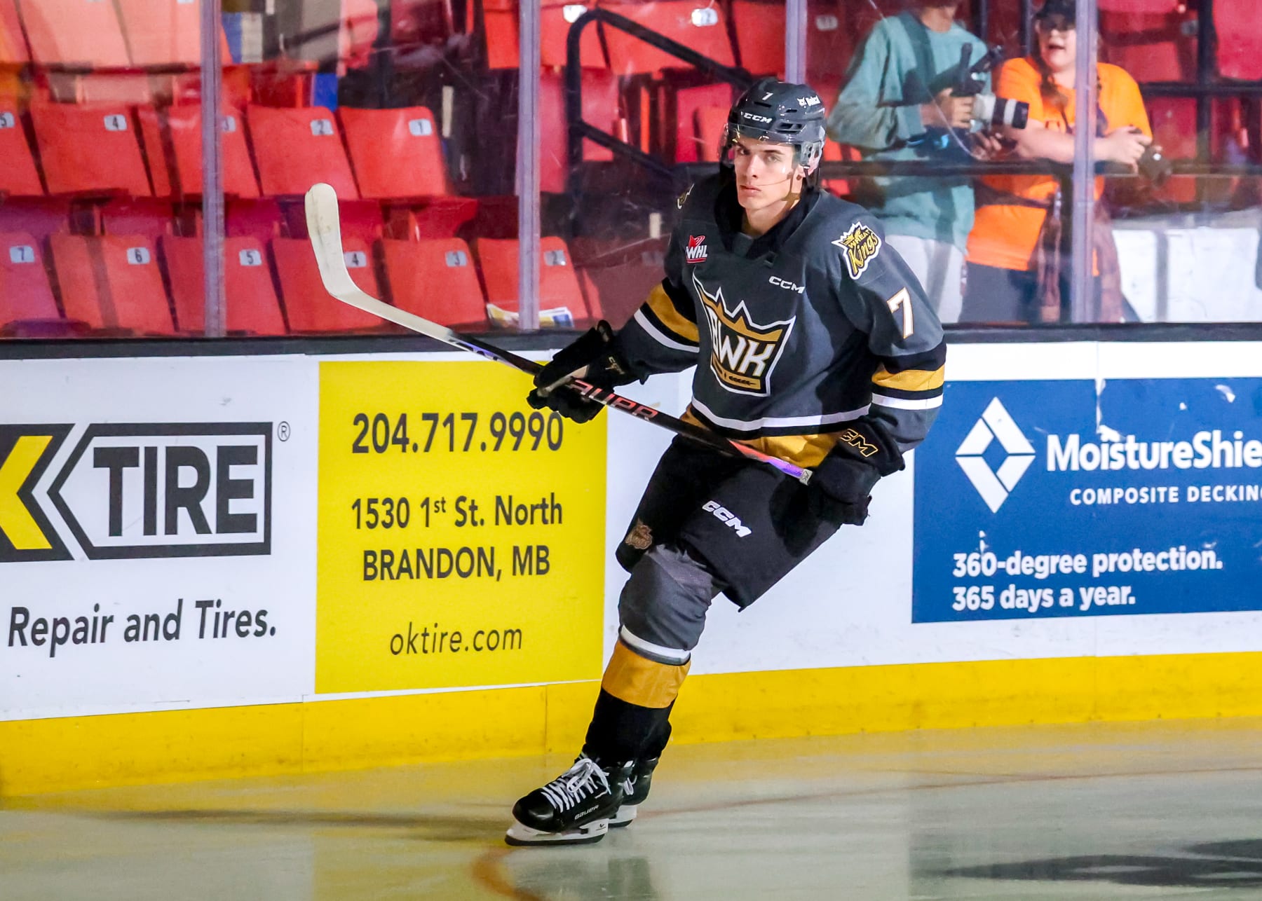 BRANDON, CANADA - SEPTEMBER 30: Charlie Elick #7 of the Brandon Wheat Kings hits the ice prior to WHL action against the Swift Current Broncos at Westoba Place on September 30, 2023 in Brandon, Manitoba, Canada. (Photo by Jonathan Kozub/Getty Images)