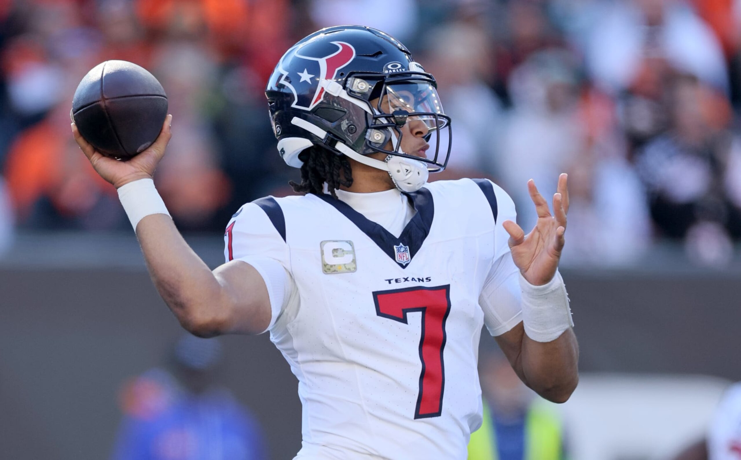CINCINNATI, OHIO - NOVEMBER 12: C.J. Stroud #7 of the Houston Texans against the Cincinnati Bengals at Paycor Stadium on November 12, 2023 in Cincinnati, Ohio. (Photo by Andy Lyons/Getty Images)