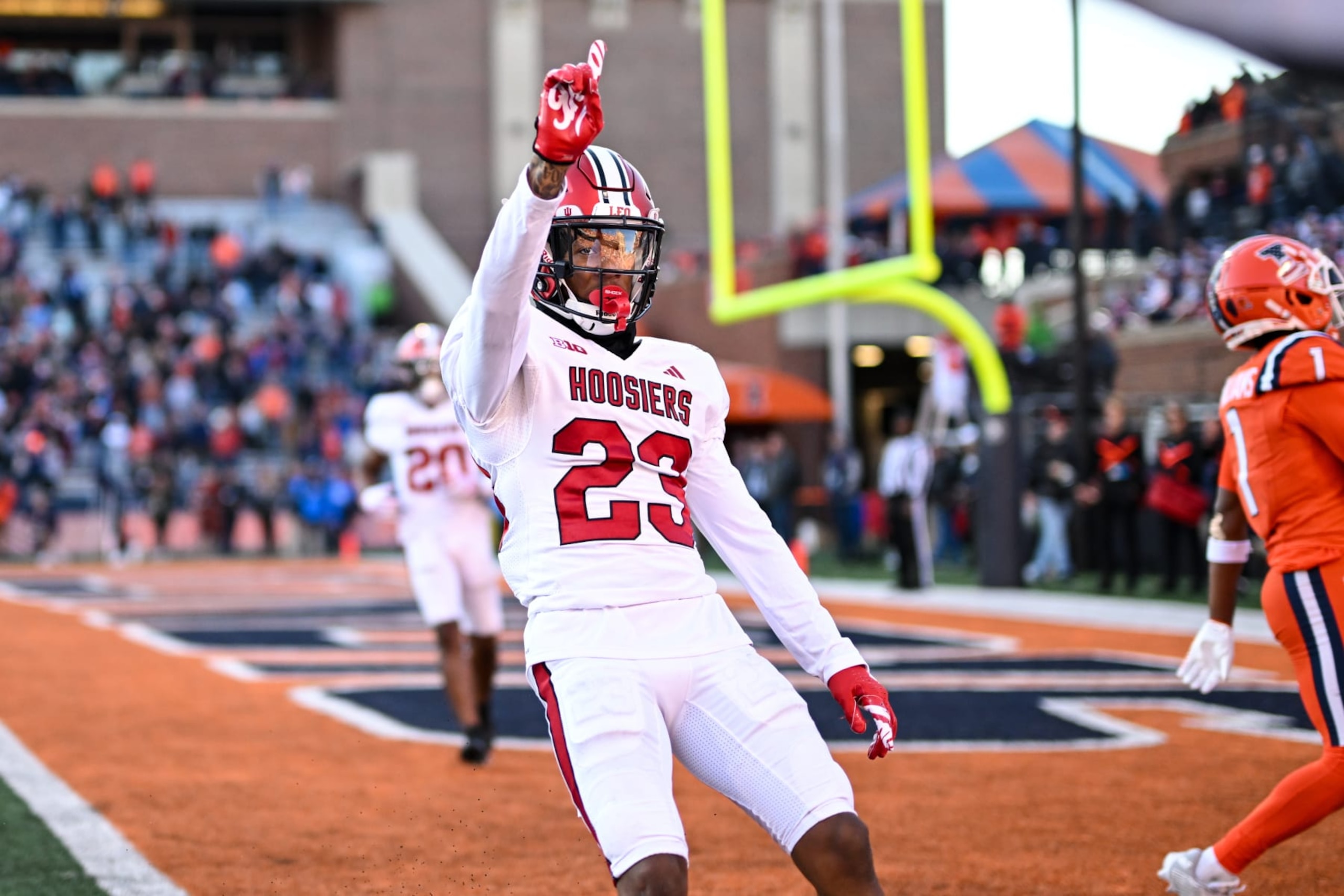 CHAMPAIGN, IL - NOVEMBER 11: Indiana DB Jordan Shaw (23) during a college football game between the Indiana Hoosiers and Illinois Fighting Illini on November 11, 2023 at Memorial Stadium in Bloomington, IN. (Photo by James Black/Icon Sportswire via Getty Images) CHAMPAIGN, IL - NOVEMBER 11: Indiana DB Jordan Shaw (23) during a college football game between the Indiana Hoosiers and Illinois Fighting Illini on November 11, 2023 at Memorial Stadium in Bloomington, IN. (Photo by James Black/Icon Sportswire via Getty Images)