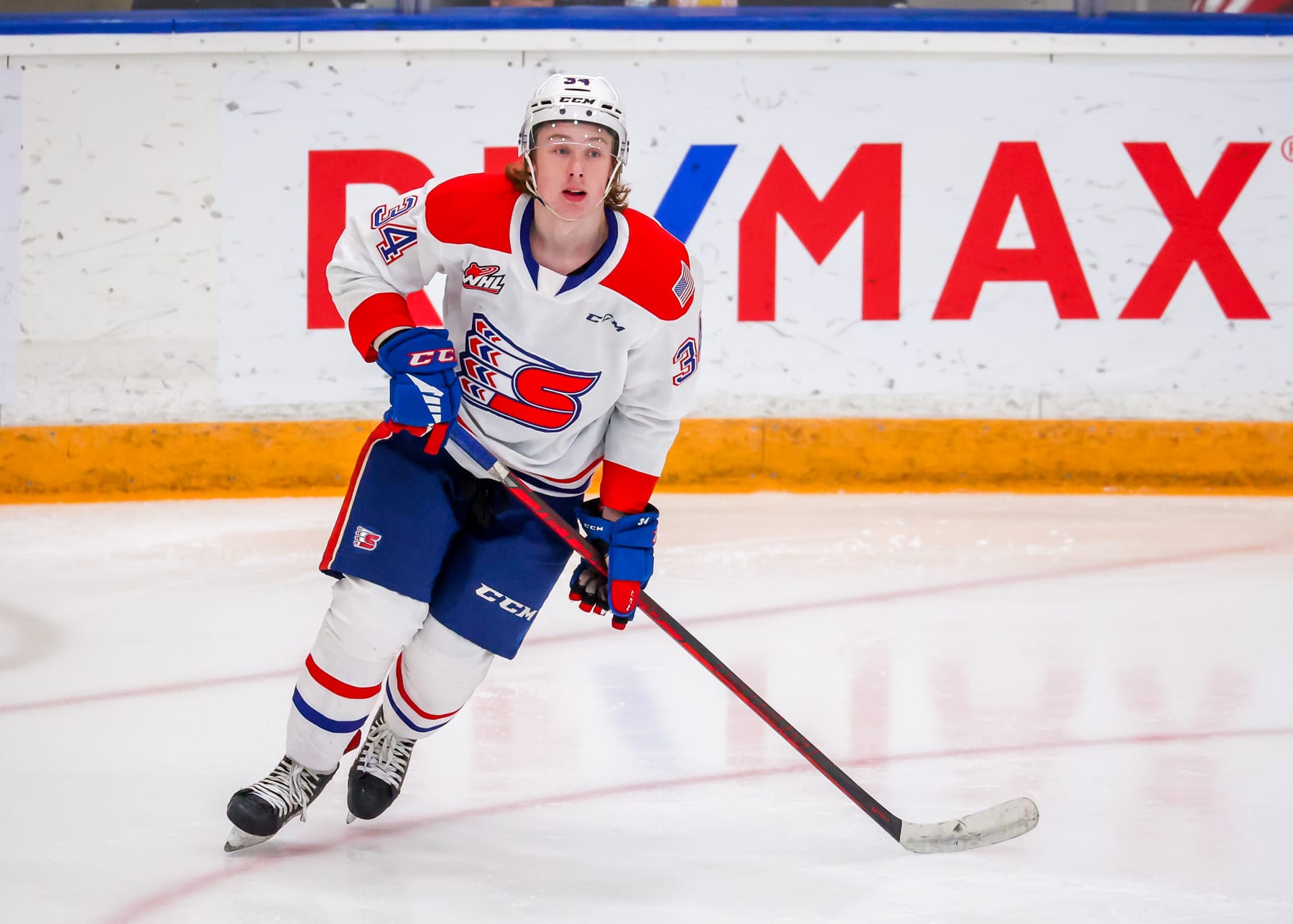 WINNIPEG, CANADA - DECEMBER 09: Berkly Catton #34 of the Spokane Chiefs skates during second period action against the Winnipeg ICE at Wayne Fleming Arena on December 09, 2022 in Winnipeg, Manitoba, Canada. (Photo by Jonathan Kozub/Getty Images)