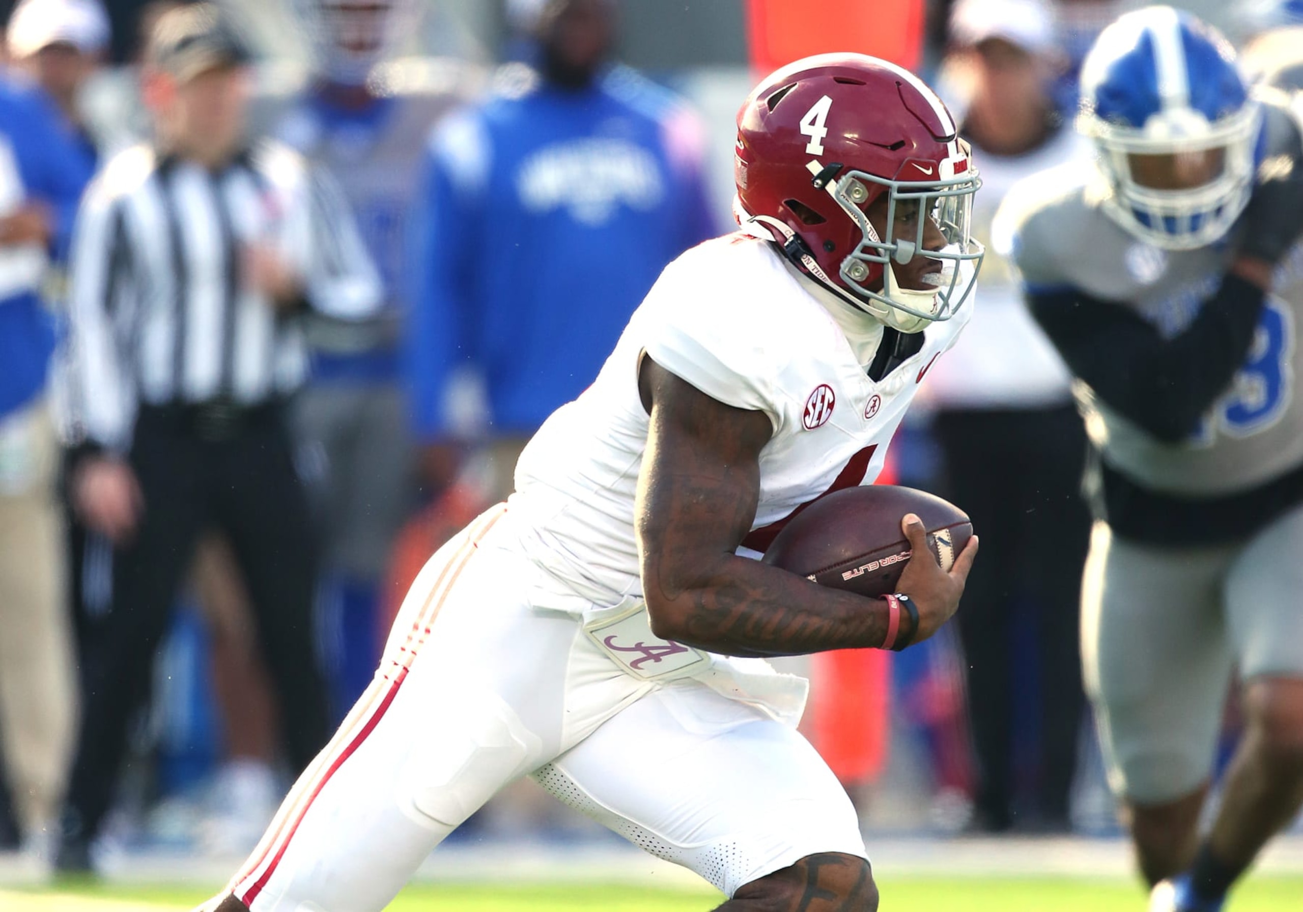 LEXINGTON, KY - NOVEMBER 11: Alabama Crimson Tide quarterback Jalen Milroe (4) in a game between the Alabama Crimson Tide and the Kentucky Wildcats on November 11, 2023, at Kroger Field in Lexington, KY. (Photo by Jeff Moreland/Icon Sportswire via Getty Images)