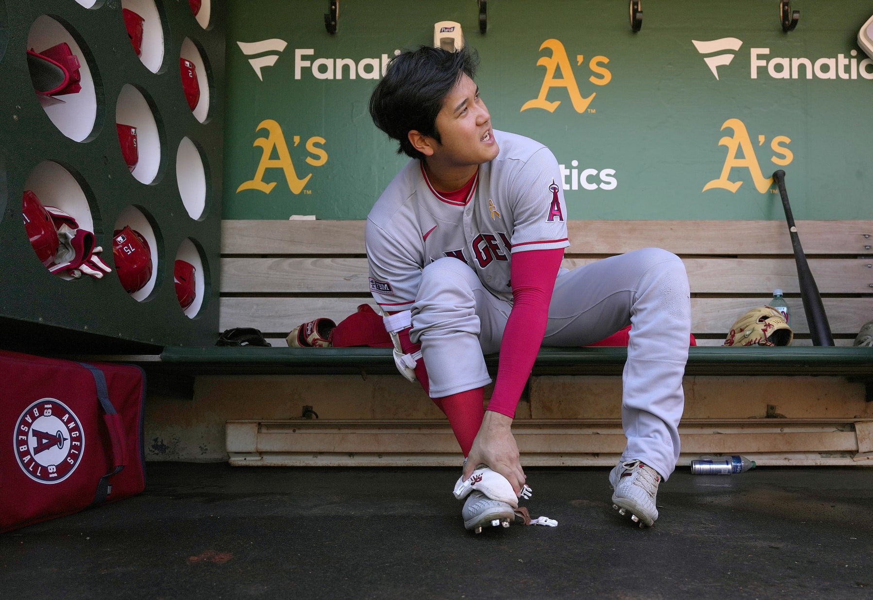 OAKLAND, CALIFORNIA - SEPTEMBER 03: Shohei Ohtani #17 of the Los Angeles Angels is seen in the dugout preparing for his game against the Oakland Athletics at RingCentral Coliseum on September 03, 2023 in Oakland, California. (Photo by Thearon W. Henderson/Getty Images) OAKLAND, CALIFORNIA - SEPTEMBER 03: Shohei Ohtani #17 of the Los Angeles Angels is seen in the dugout preparing for his game against the Oakland Athletics at RingCentral Coliseum on September 03, 2023 in Oakland, California. (Photo by Thearon W. Henderson/Getty Images)