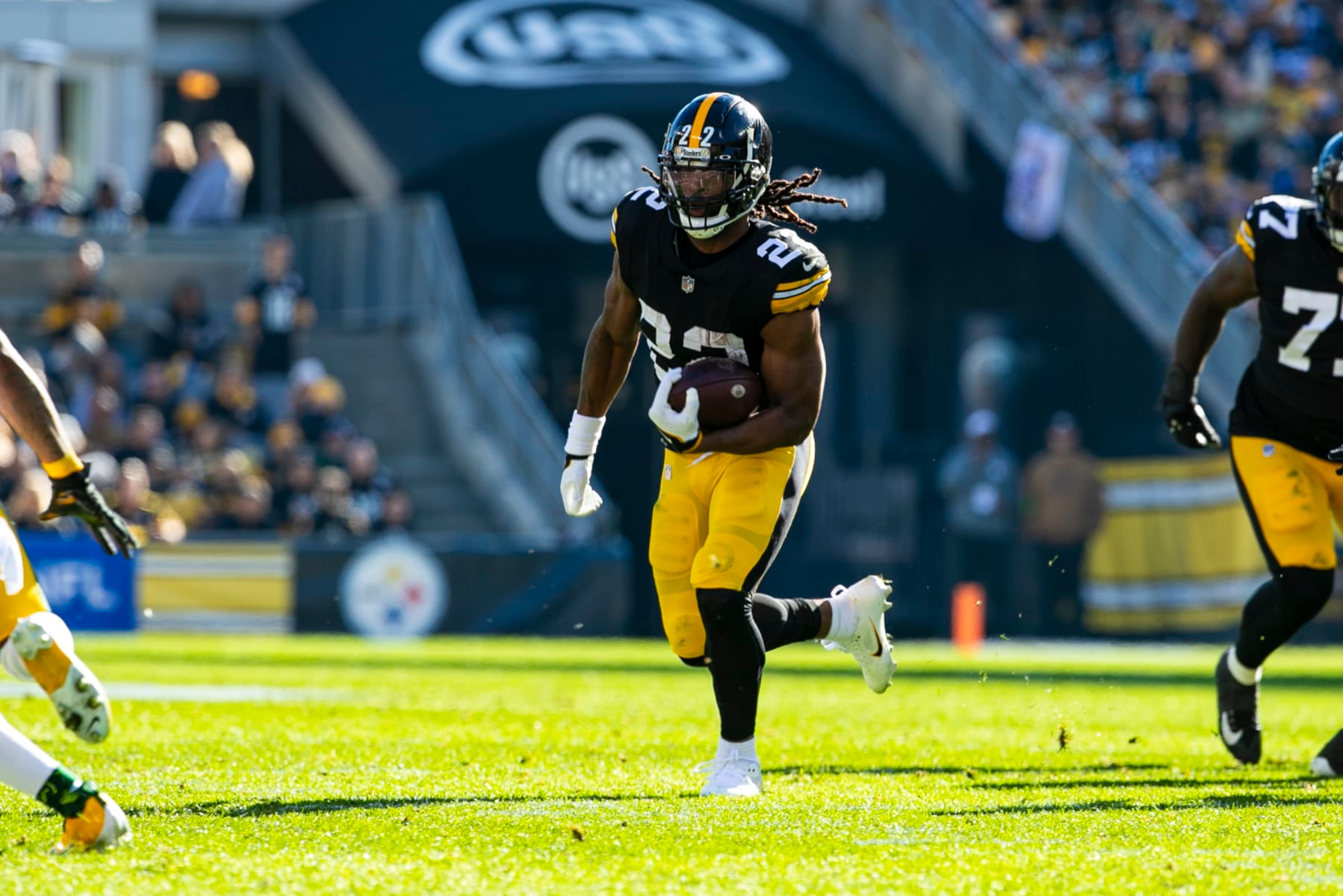 PITTSBURGH, PA - NOVEMBER 12: Pittsburgh Steelers running back Najee Harris (22) runs with the ball during the regular season NFL football game between the Green Bay Packers and Pittsburgh Steelers on November 12, 2023 at Acrisure Stadium in Pittsburgh, PA. (Photo by Mark Alberti/Icon Sportswire via Getty Images)