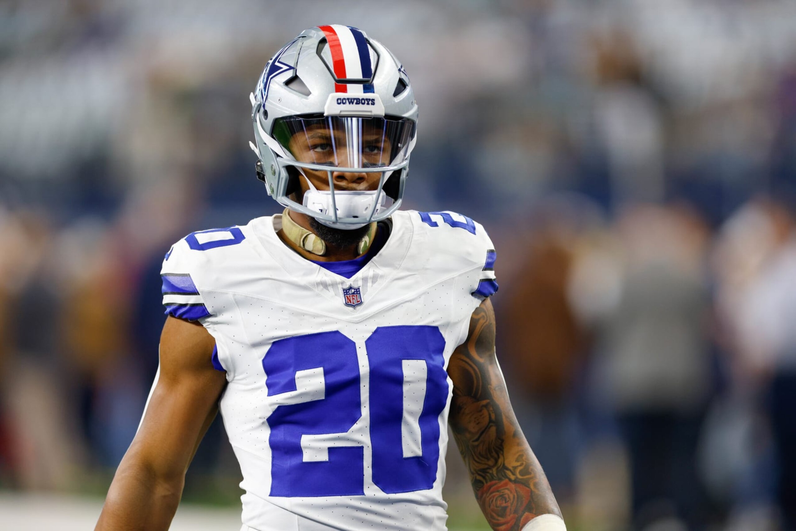 ARLINGTON, TX - NOVEMBER 12: Dallas Cowboys running back Tony Pollard (20) warms up prior to the game between the Dallas Cowboys and New York Giants on November 12, 2023 at AT&T Stadium in Arlington, TX. (Photo by Andrew Dieb/Icon Sportswire via Getty Images)