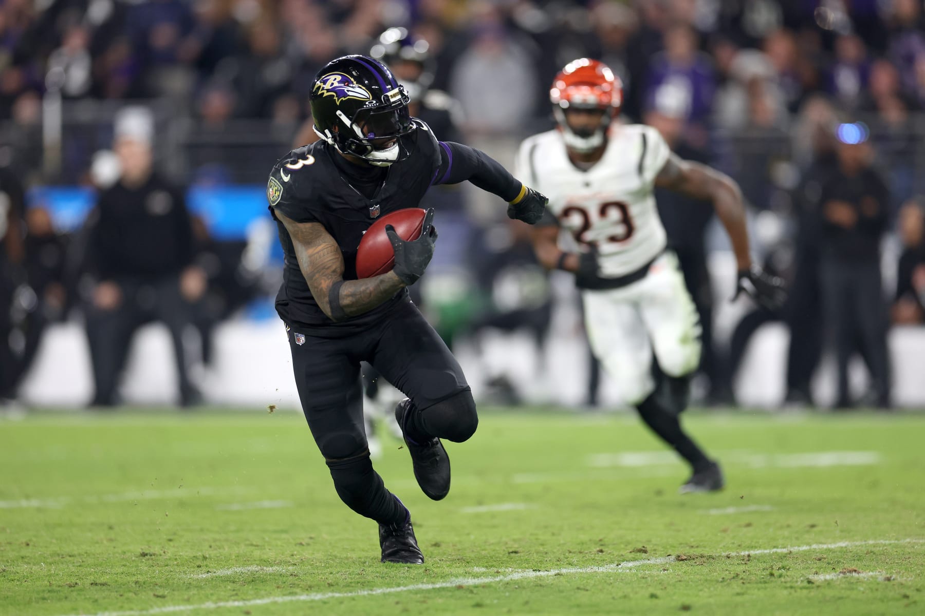 BALTIMORE, MARYLAND - NOVEMBER 16: Wide receiver Odell Beckham Jr. #3 of the Baltimore Ravens runs with the ball after catching a pass against the Cincinnati Bengals in the fourth quarter at M&T Bank Stadium on November 16, 2023 in Baltimore, Maryland. (Photo by Rob Carr/Getty Images)